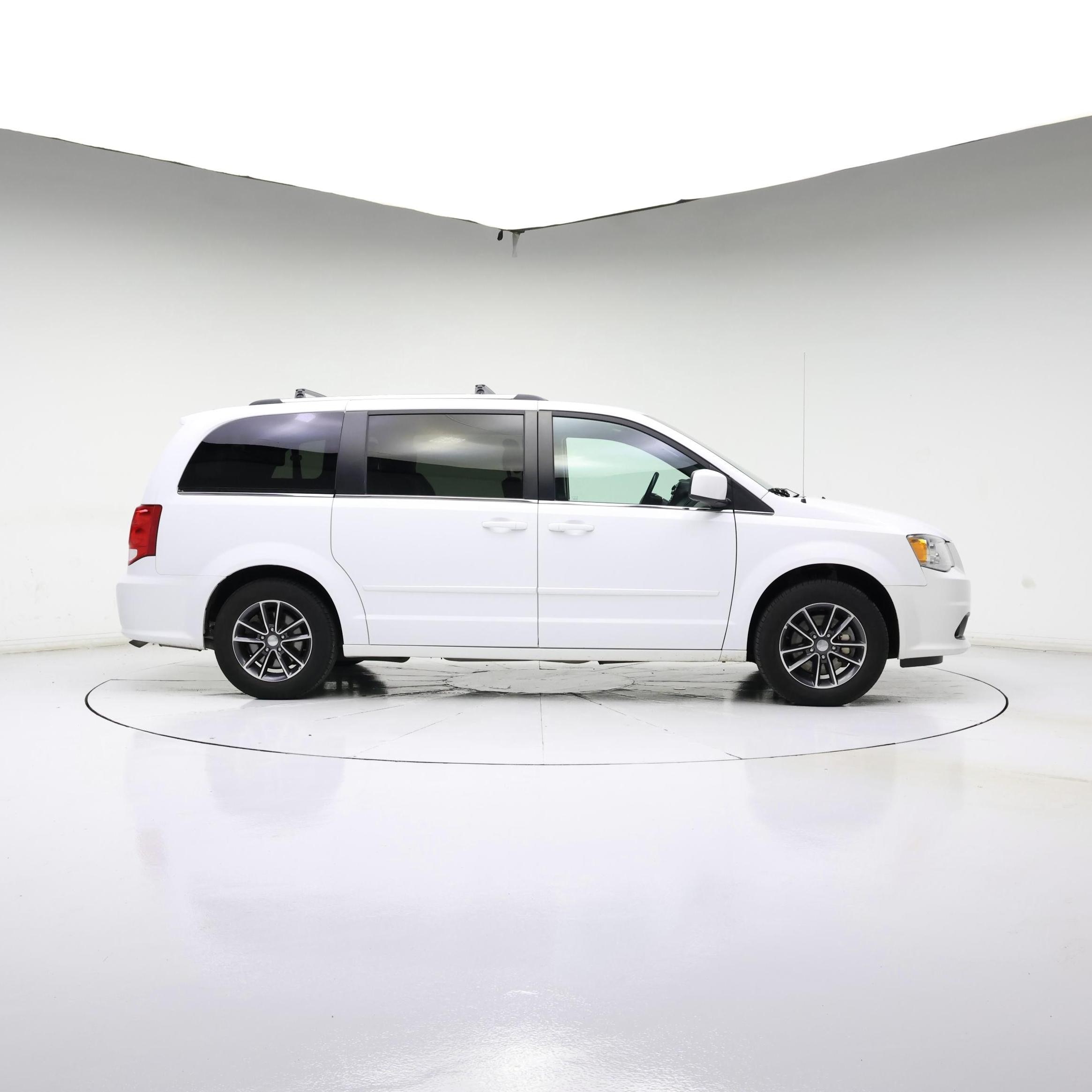 Thumbnail: 2017 Dodge Grand Caravan - 7