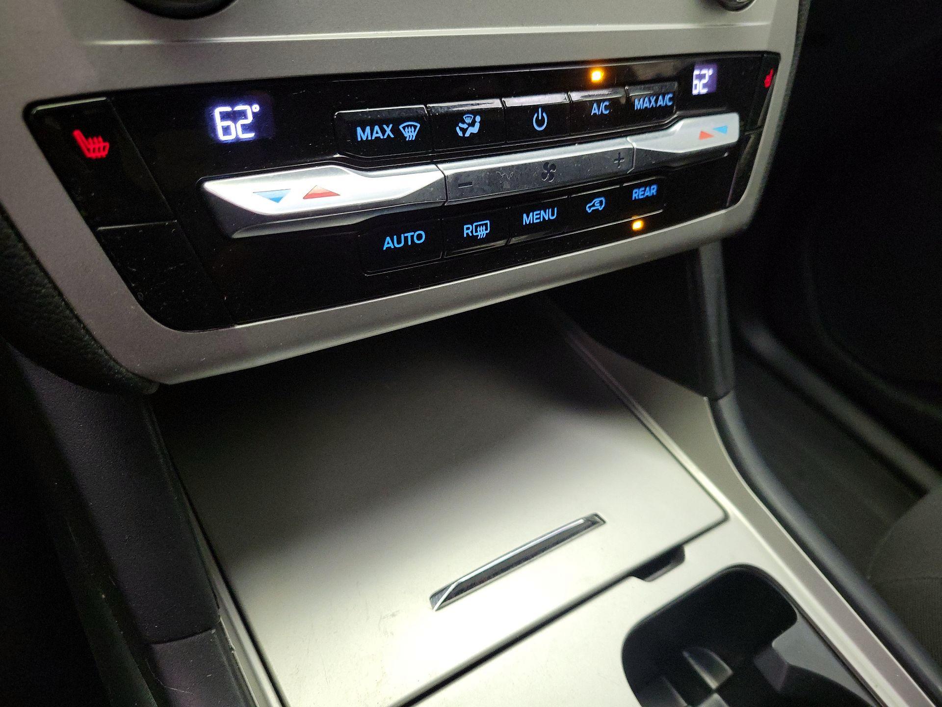 Thumbnail: 2021 Ford Explorer - 16