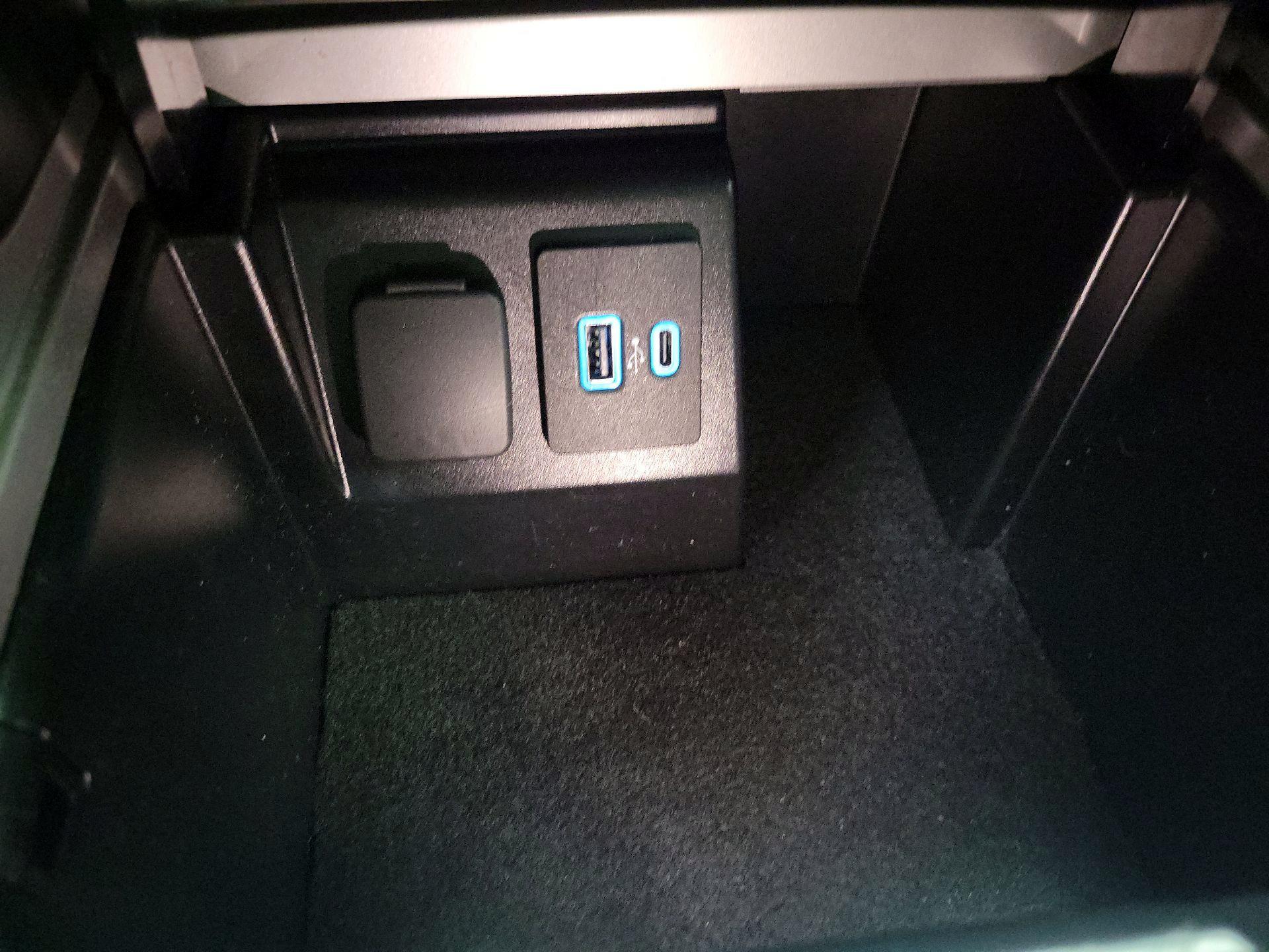 Thumbnail: 2021 Ford Explorer - 18