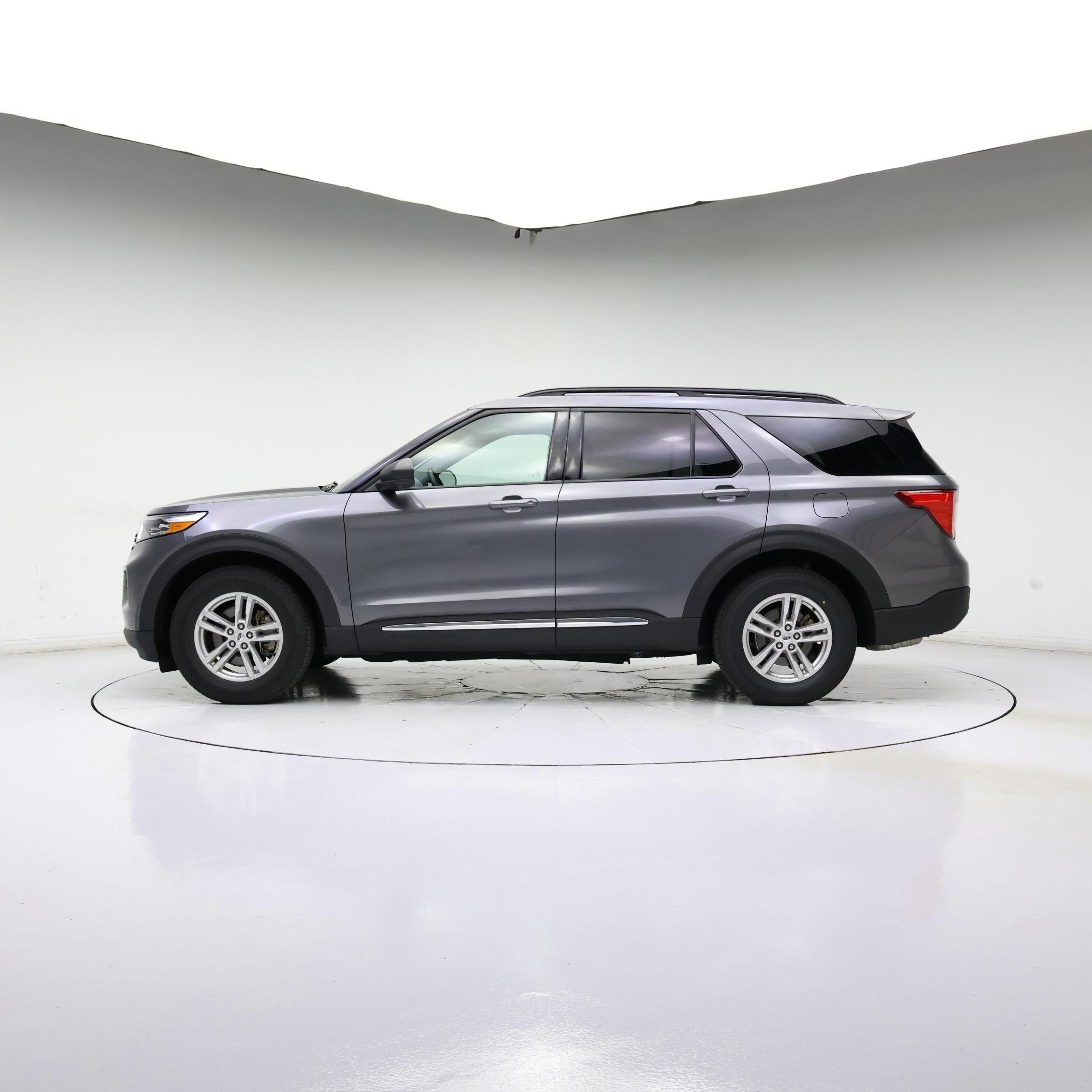 Thumbnail: 2021 Ford Explorer - 3