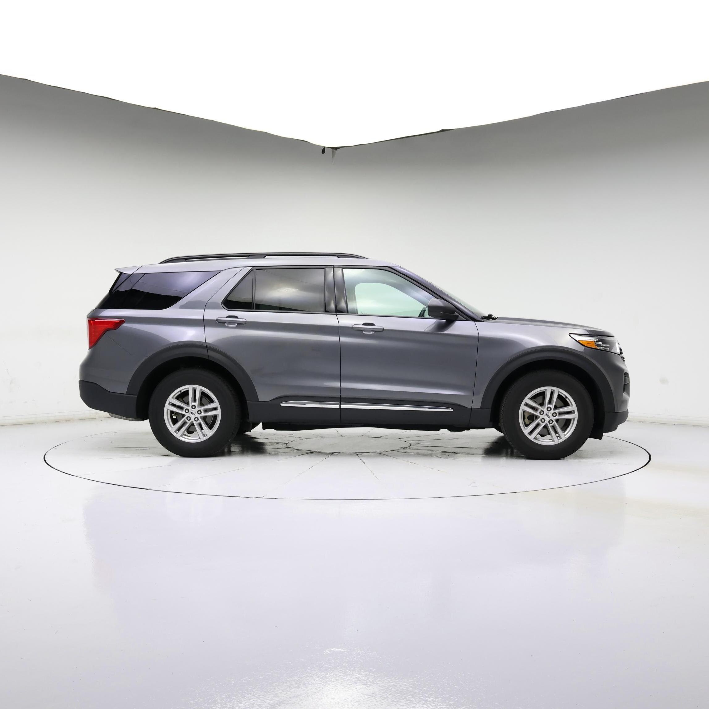 Thumbnail: 2021 Ford Explorer - 7