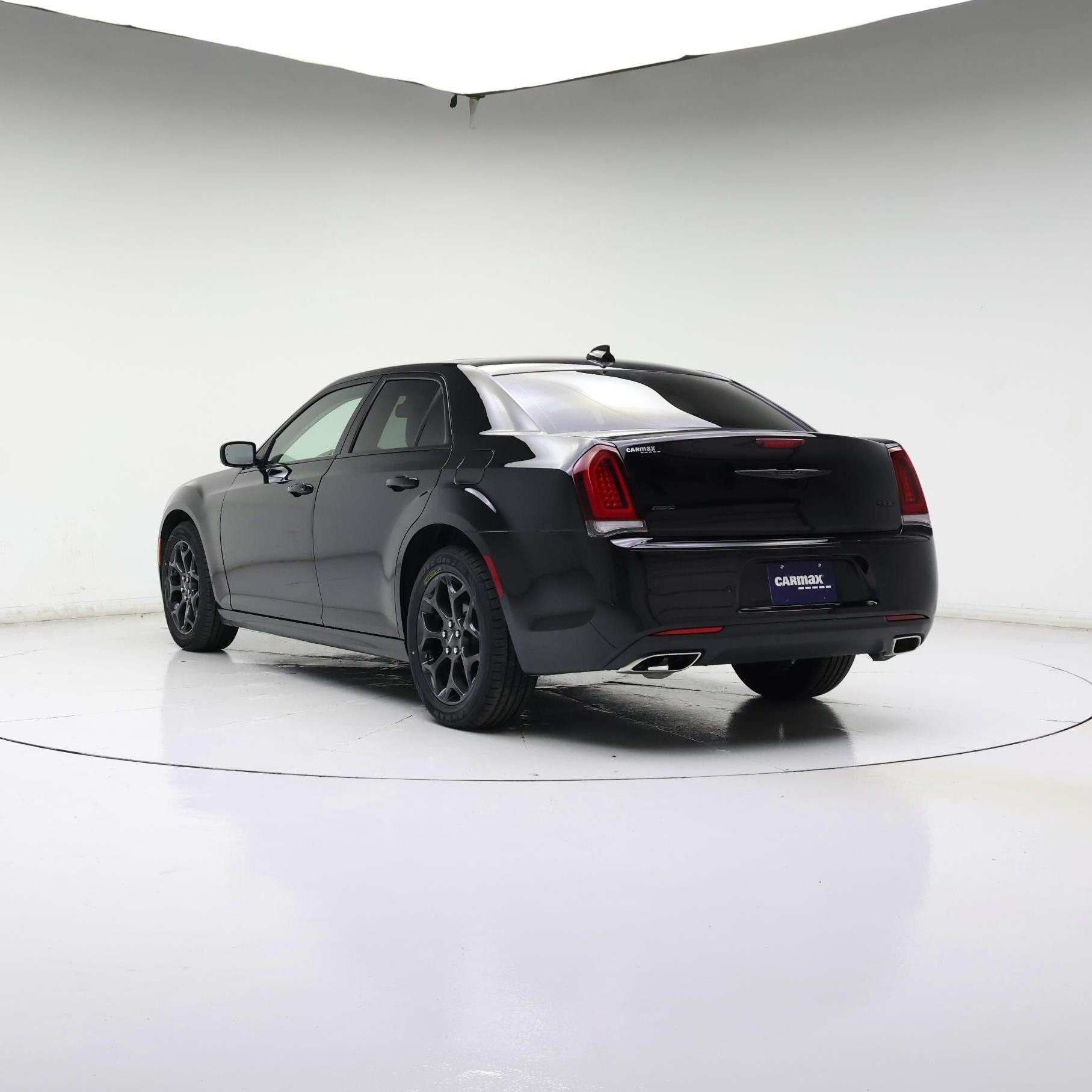 Thumbnail: 2023 Chrysler 300 - 2
