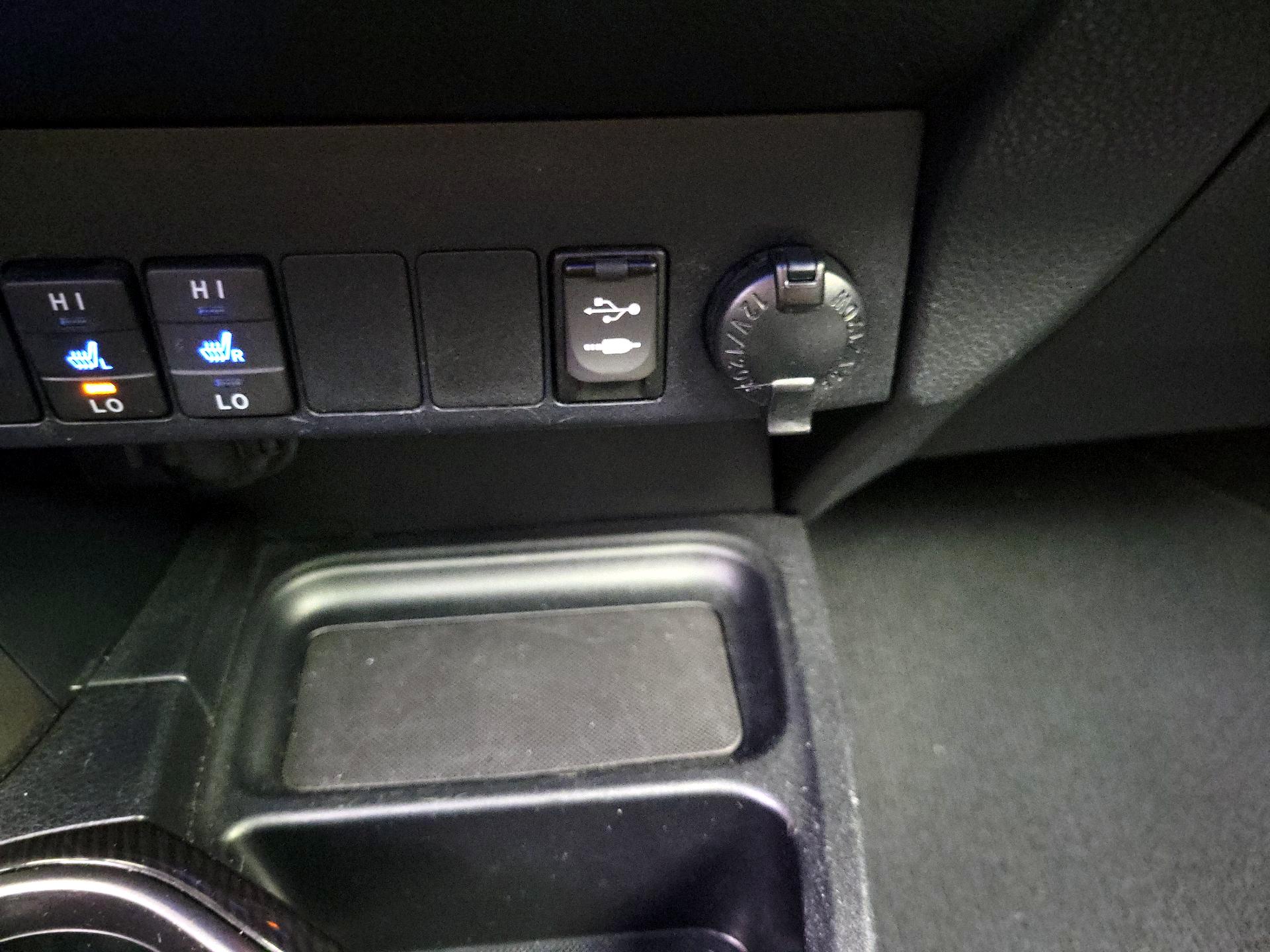 Thumbnail: 2017 Toyota RAV4 - 18