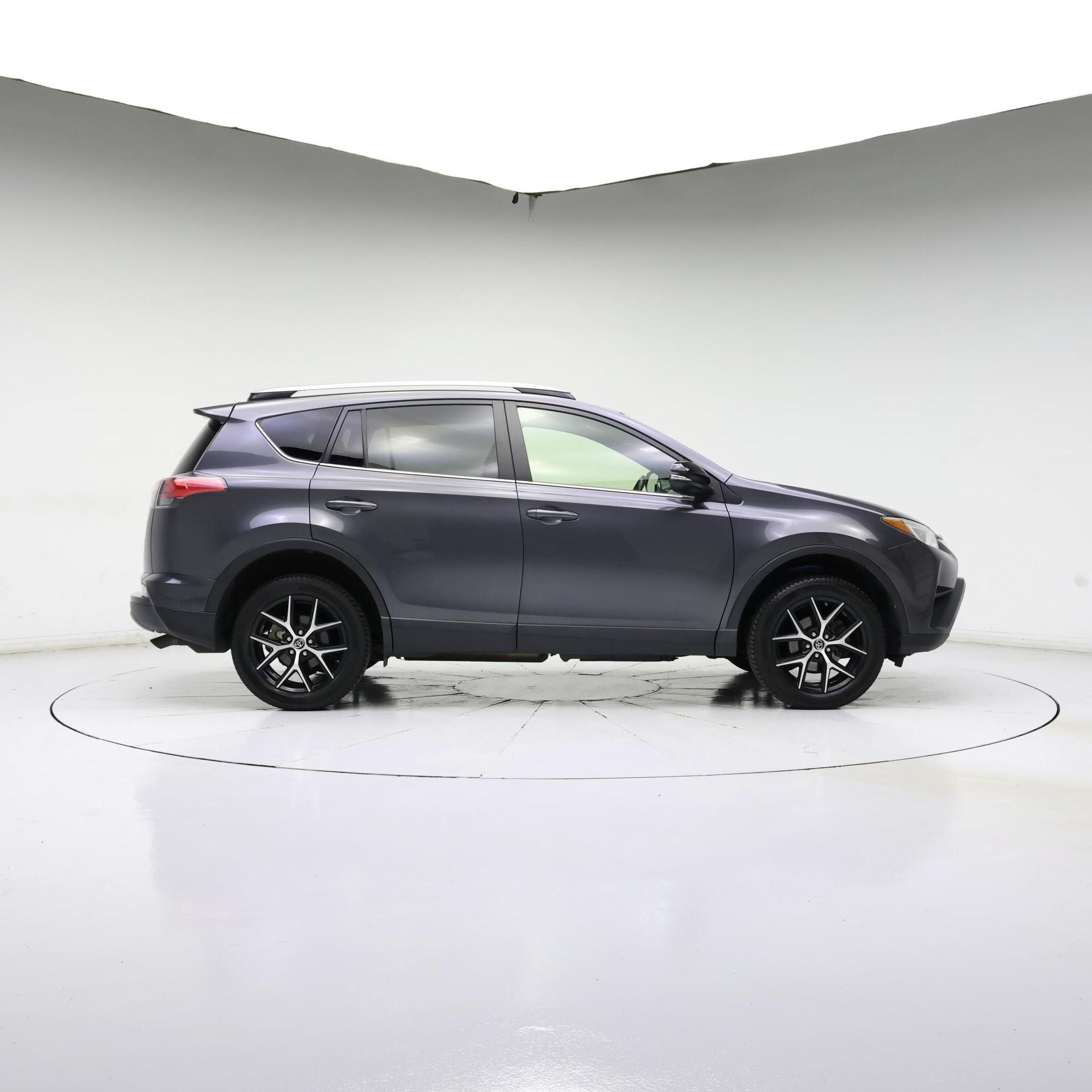 Thumbnail: 2017 Toyota RAV4 - 3