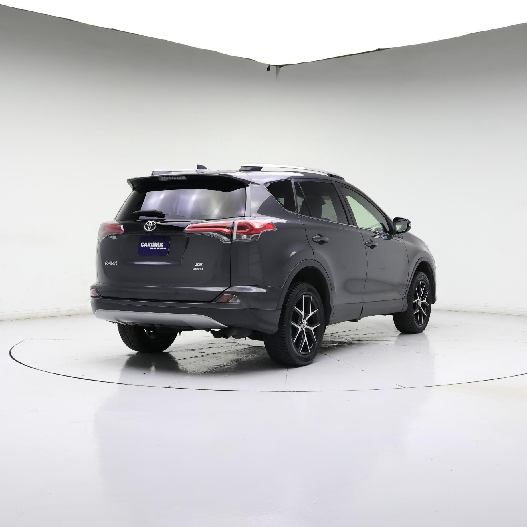 Thumbnail: 2017 Toyota RAV4 - 4