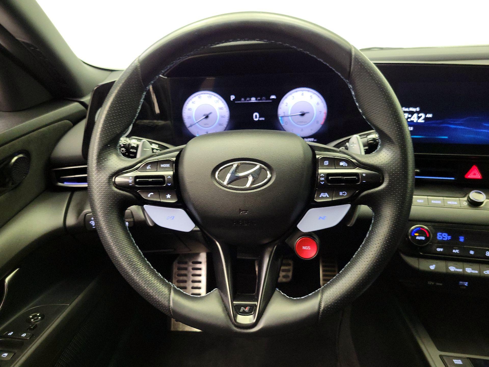 Thumbnail: 2023 Hyundai Elantra - 10
