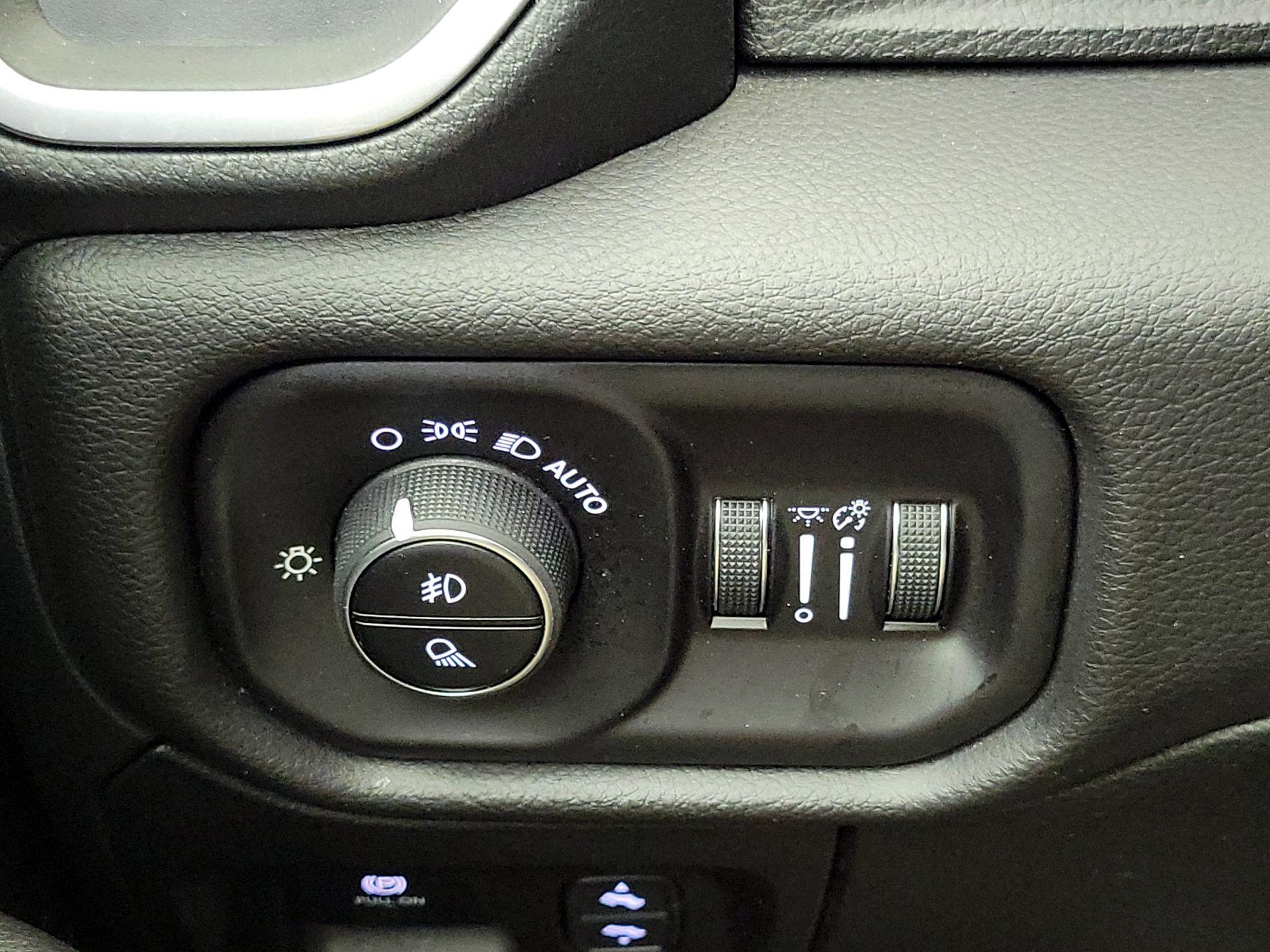 Thumbnail: 2026 RAM 1500 - 13