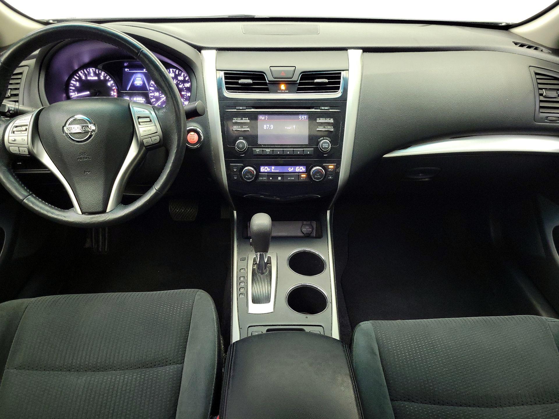 Thumbnail: 2015 Nissan Altima - 9