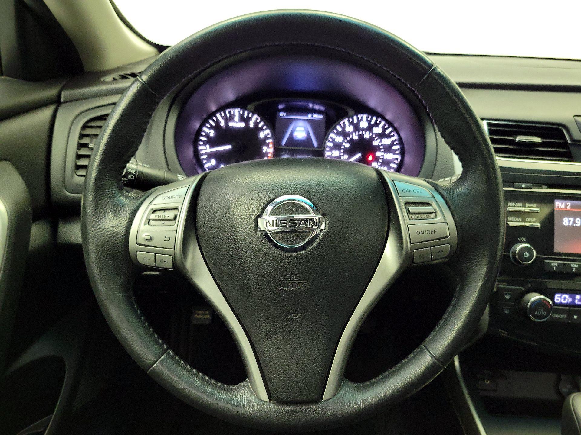 Thumbnail: 2015 Nissan Altima - 10