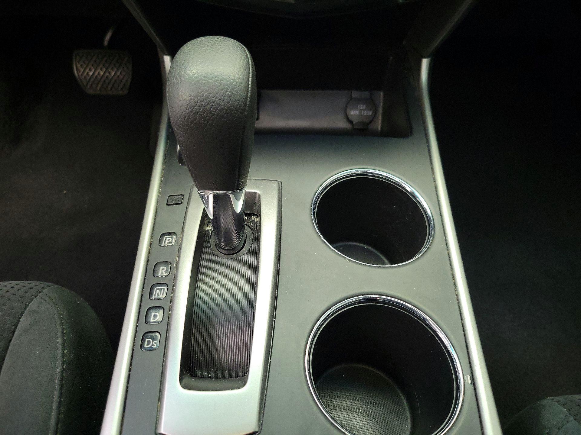 Thumbnail: 2015 Nissan Altima - 17