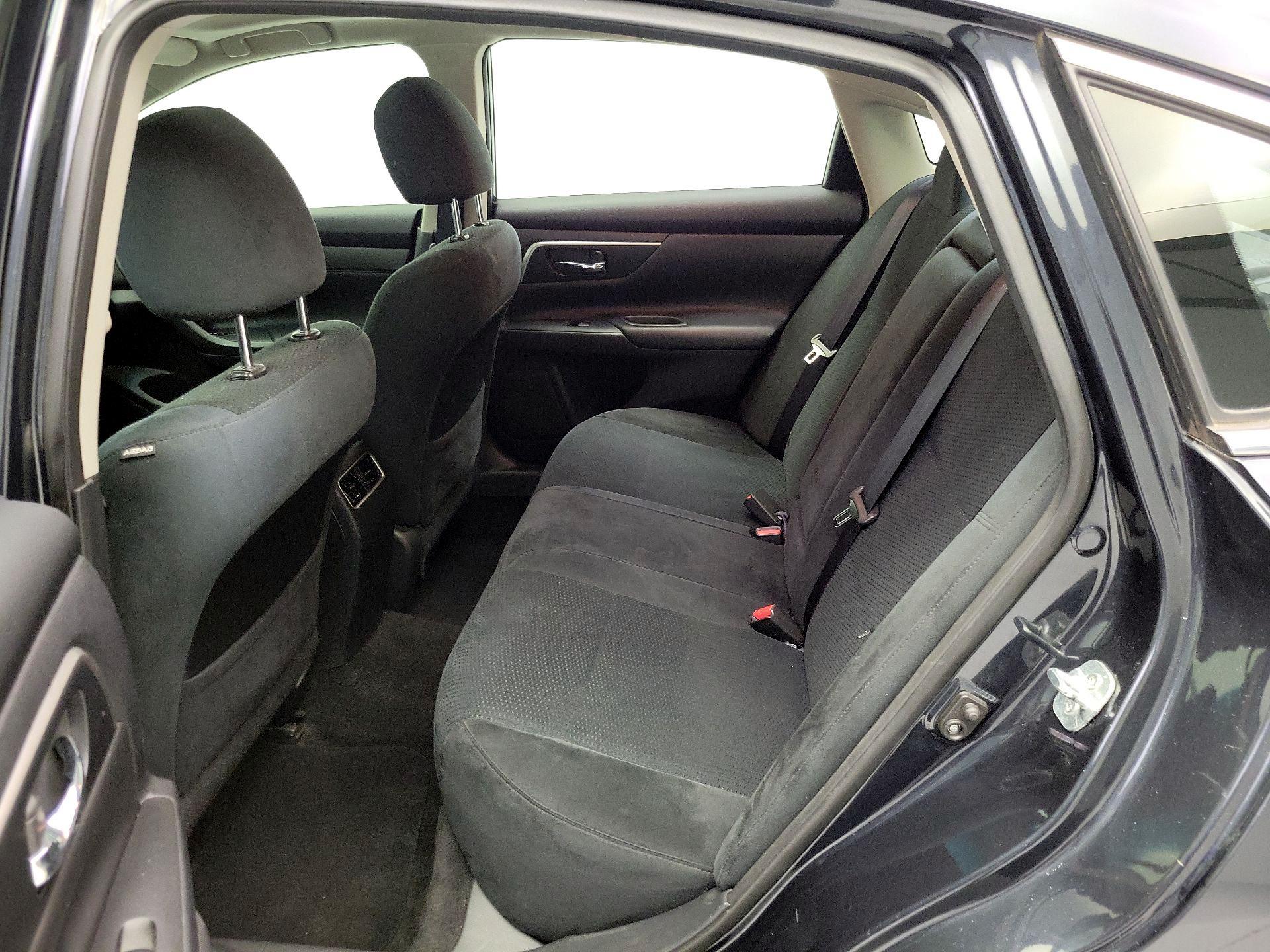 Thumbnail: 2015 Nissan Altima - 20