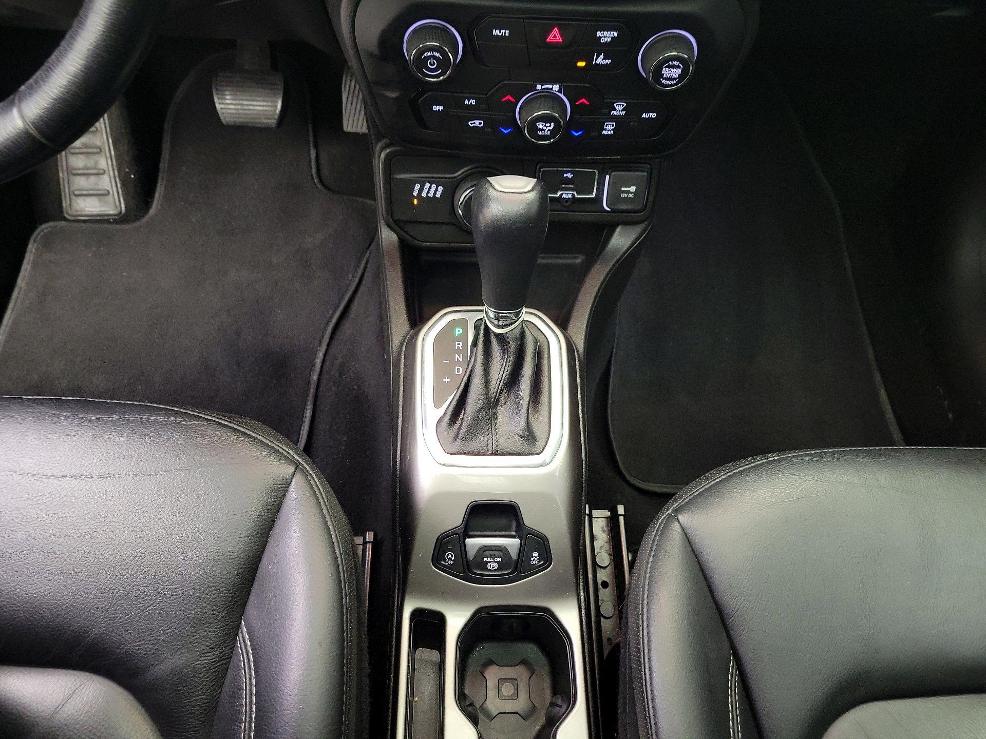 Thumbnail: 2021 Jeep Renegade - 18
