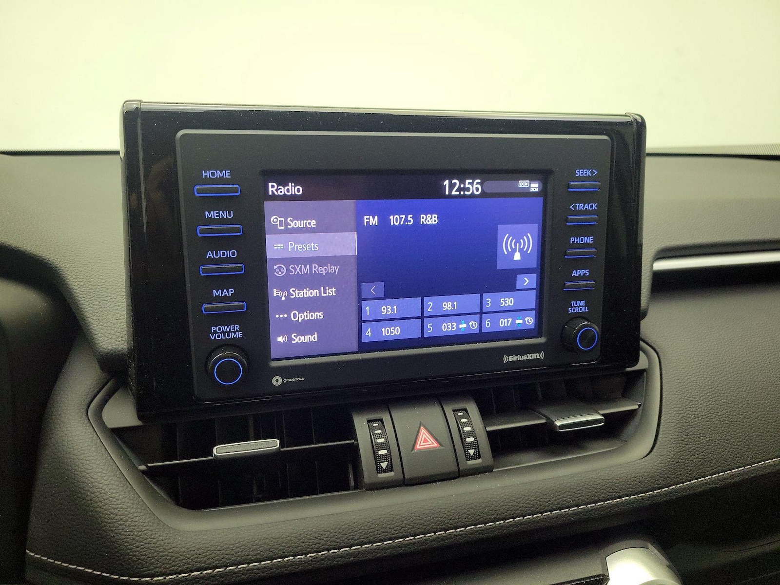 2022 Toyota RAV4 XLE Premium - Photo 16