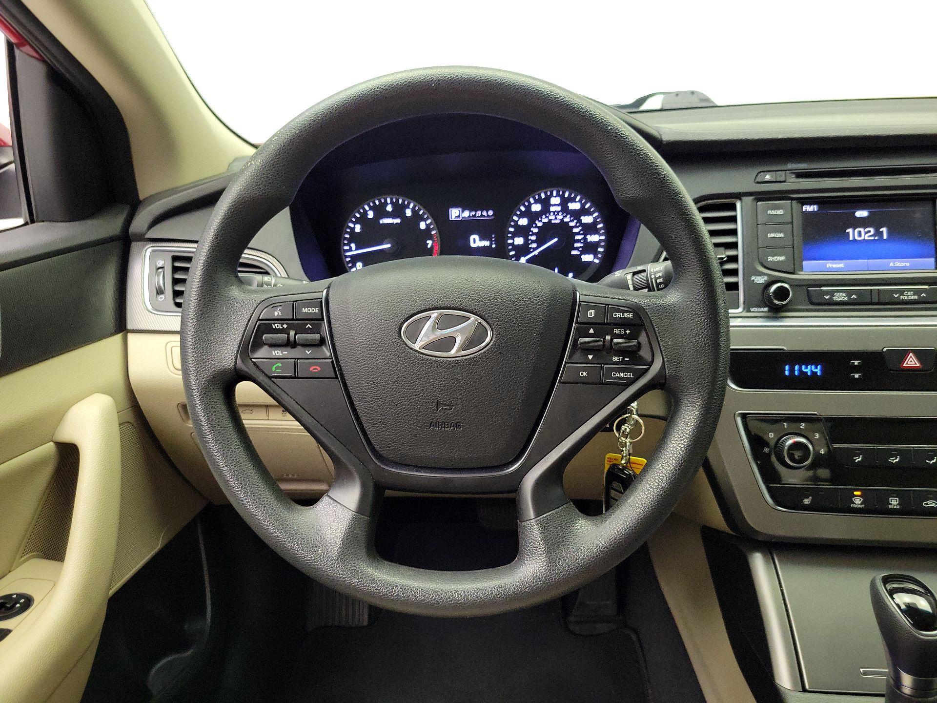 Thumbnail: 2015 Hyundai Sonata - 10