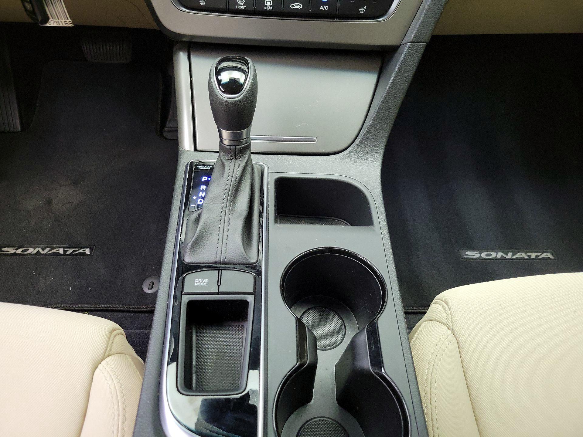 Thumbnail: 2015 Hyundai Sonata - 16