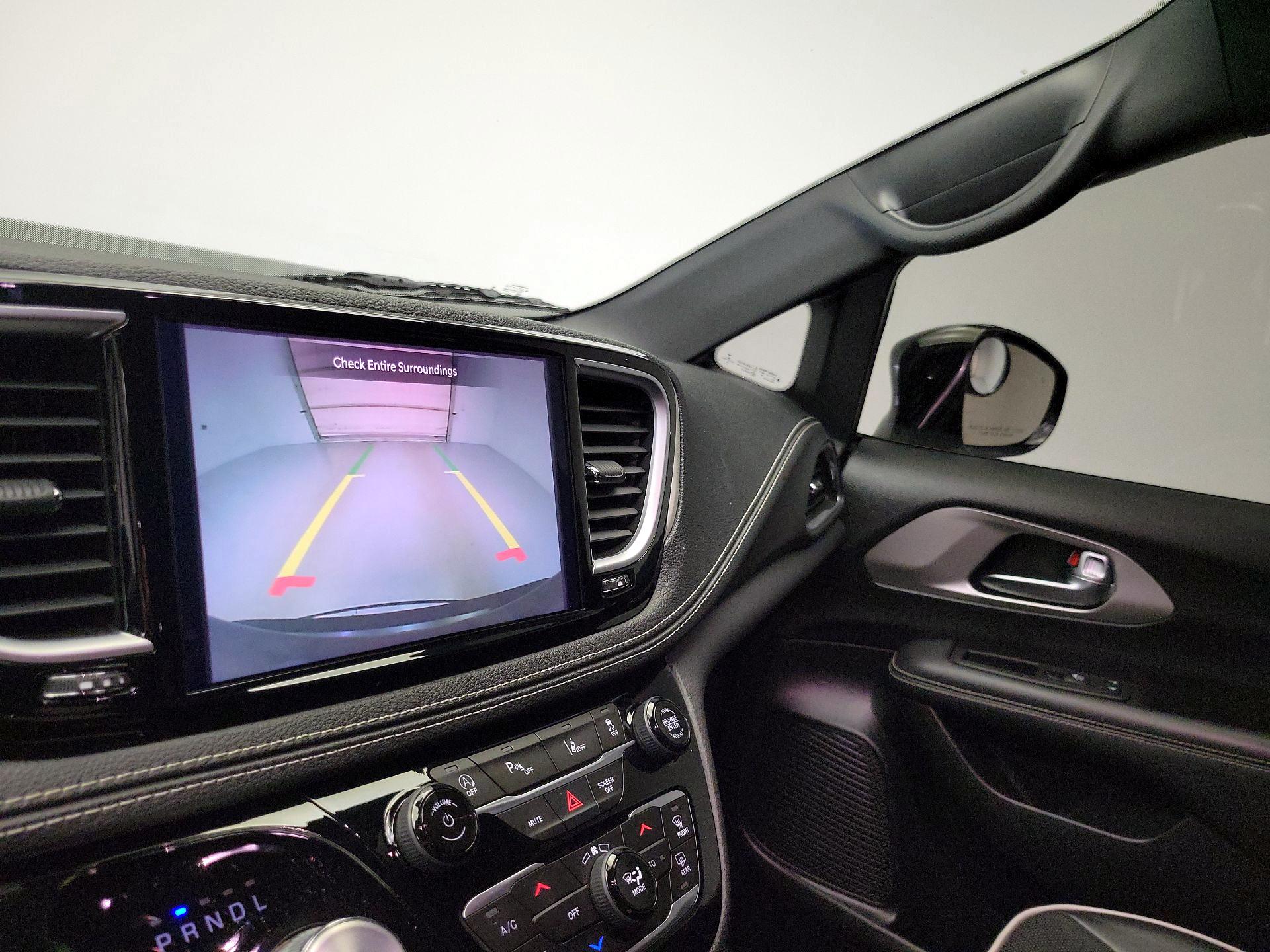 Thumbnail: 2023 Chrysler Pacifica - 15