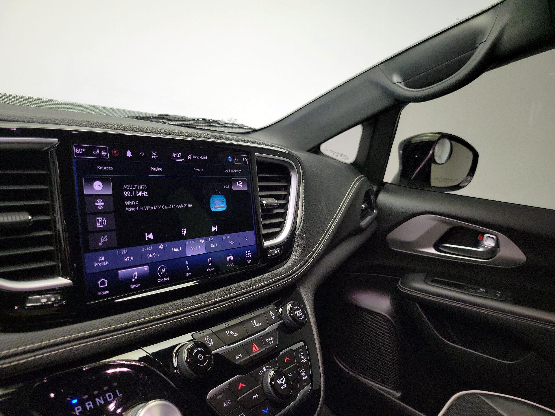 Thumbnail: 2023 Chrysler Pacifica - 16