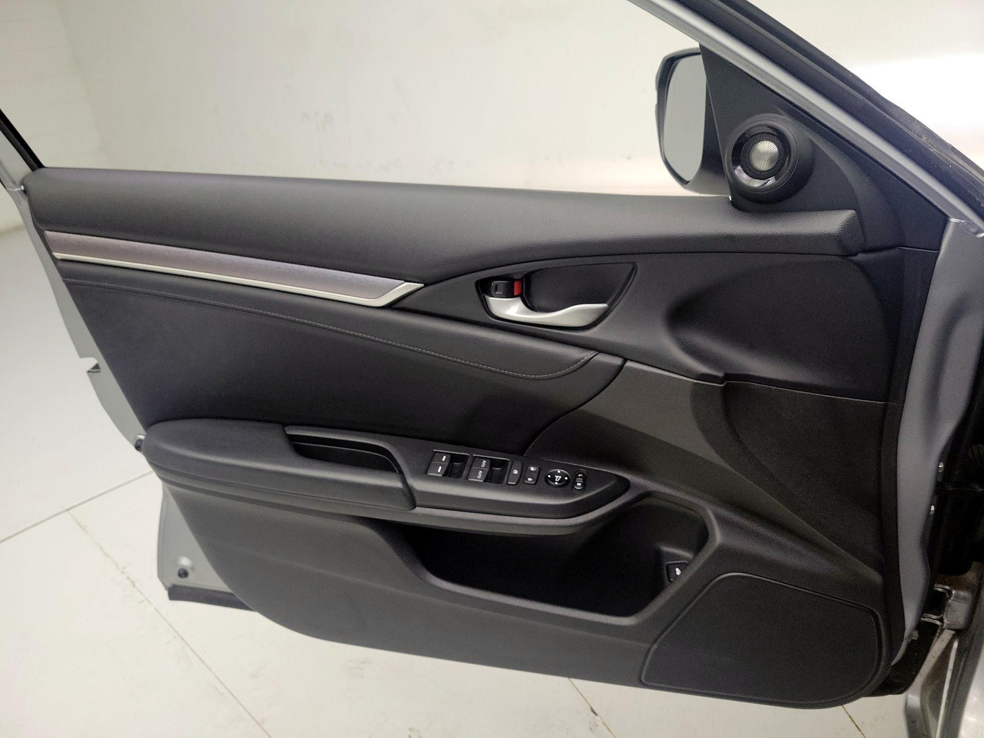 Thumbnail: 2016 Honda Civic - 12