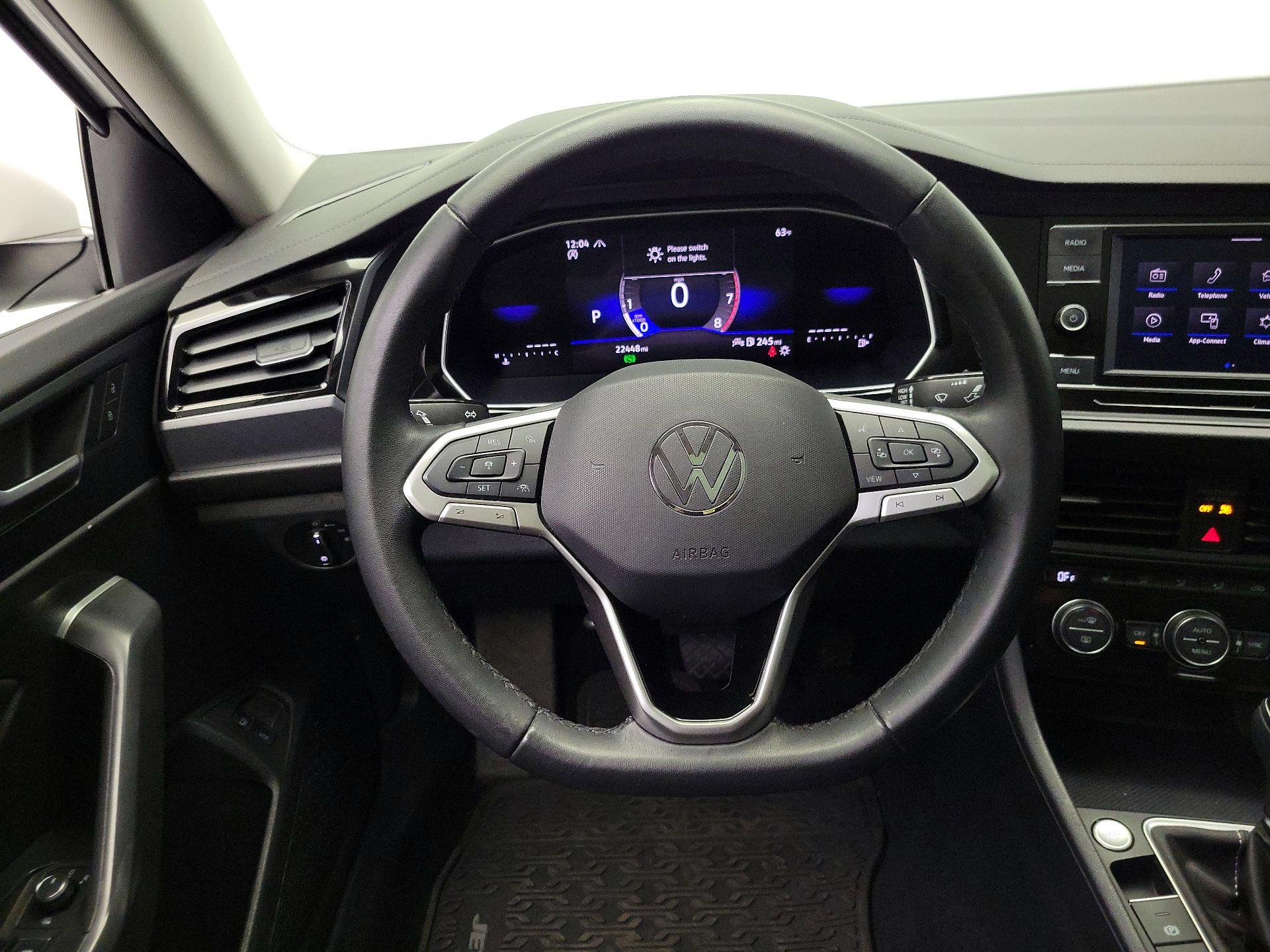Thumbnail: 2024 Volkswagen Jetta - 10