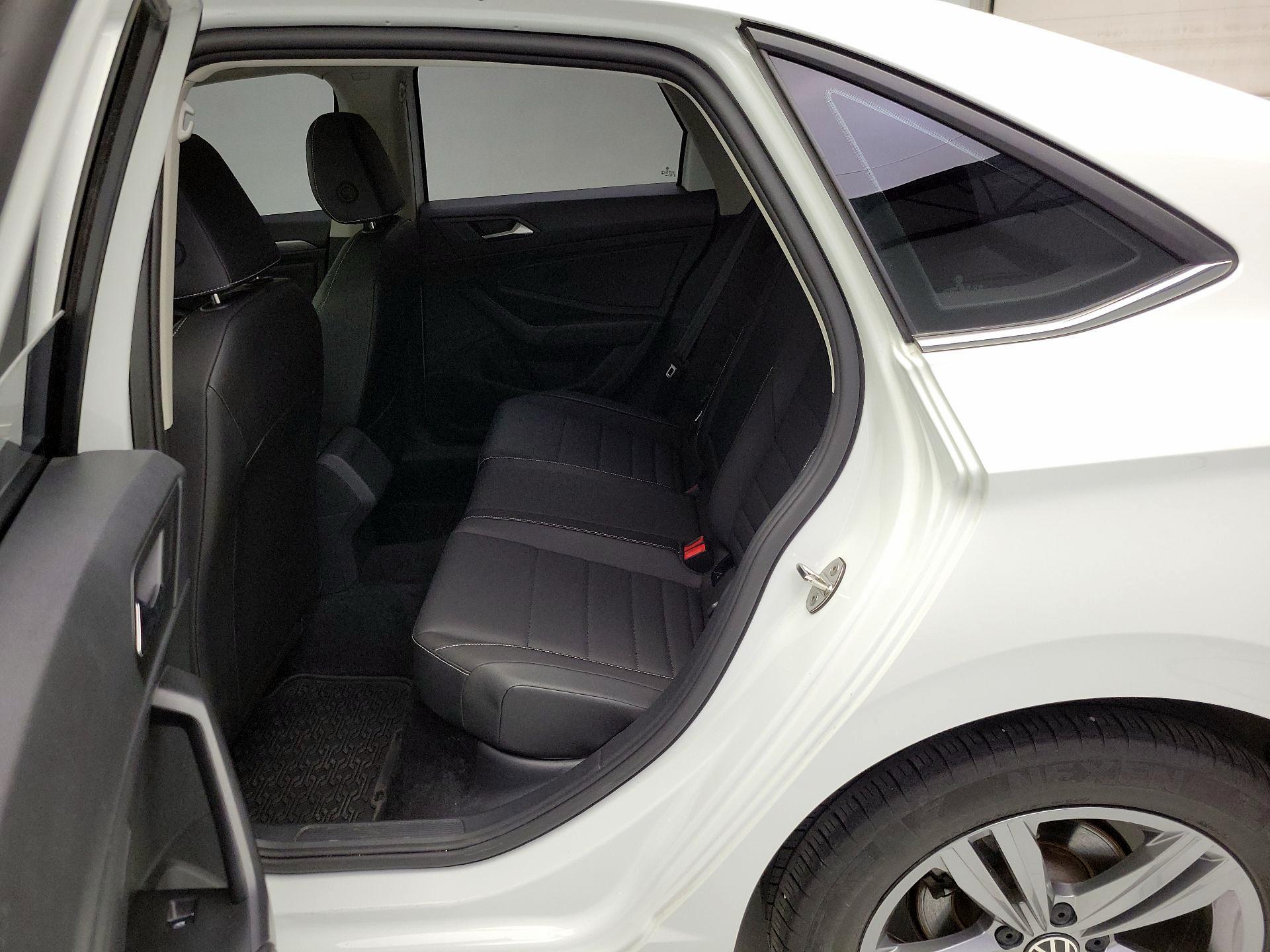 Thumbnail: 2024 Volkswagen Jetta - 20