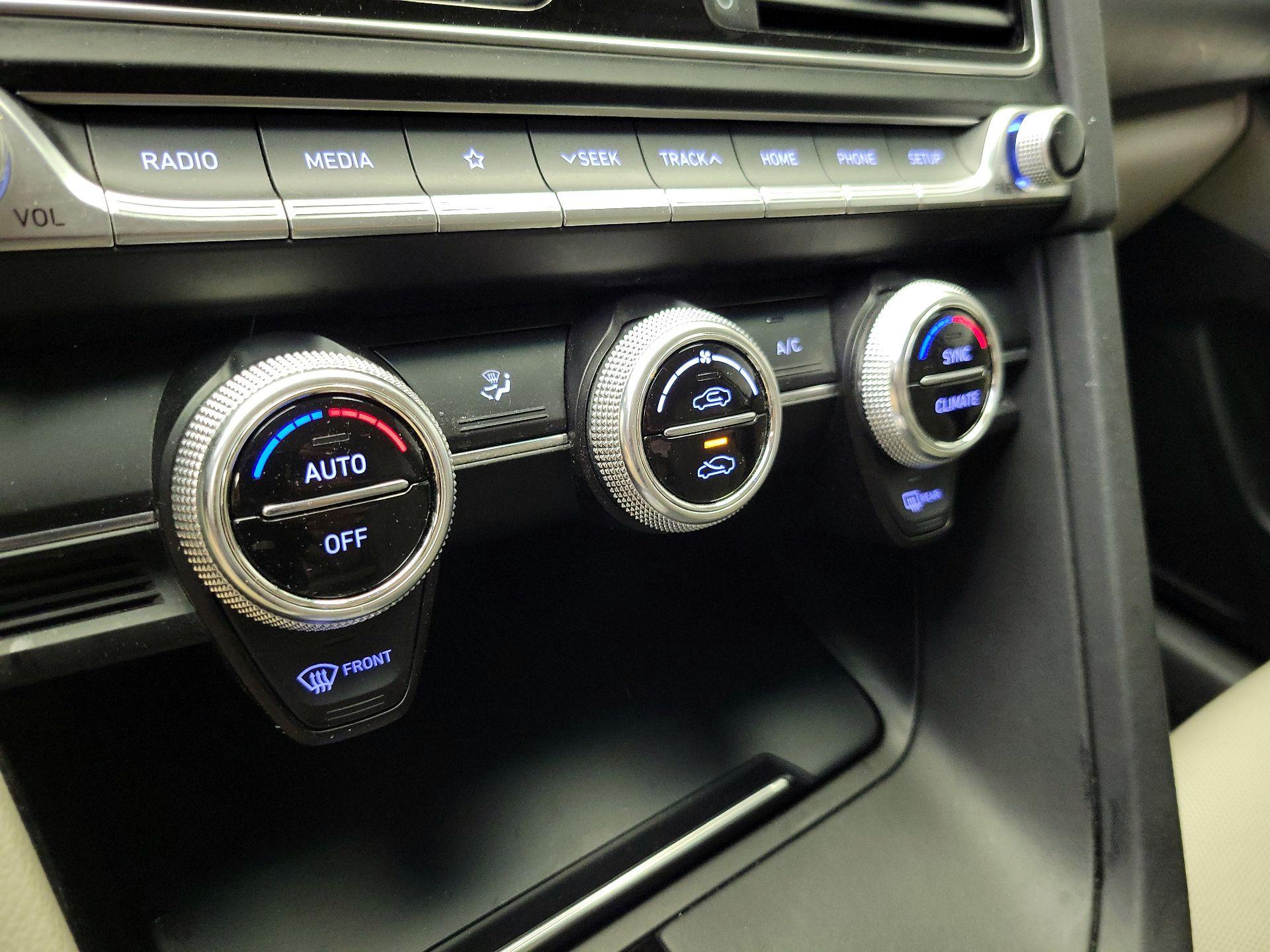 Thumbnail: 2021 Genesis G70 - 15