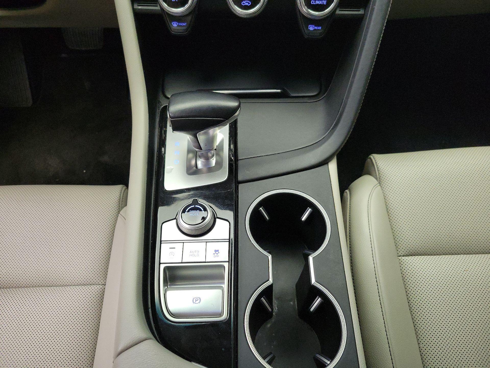 Thumbnail: 2021 Genesis G70 - 16