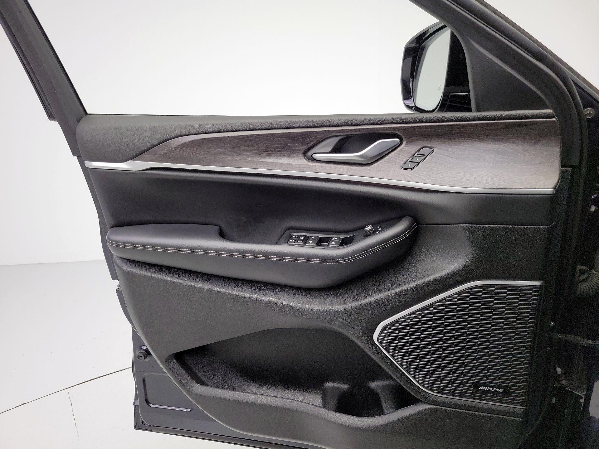 Thumbnail: 2023 Jeep Grand Cherokee L - 12