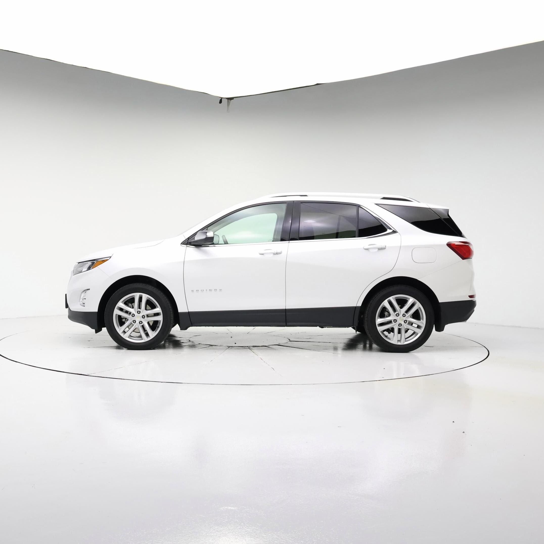 Thumbnail: 2020 Chevrolet Equinox - 3