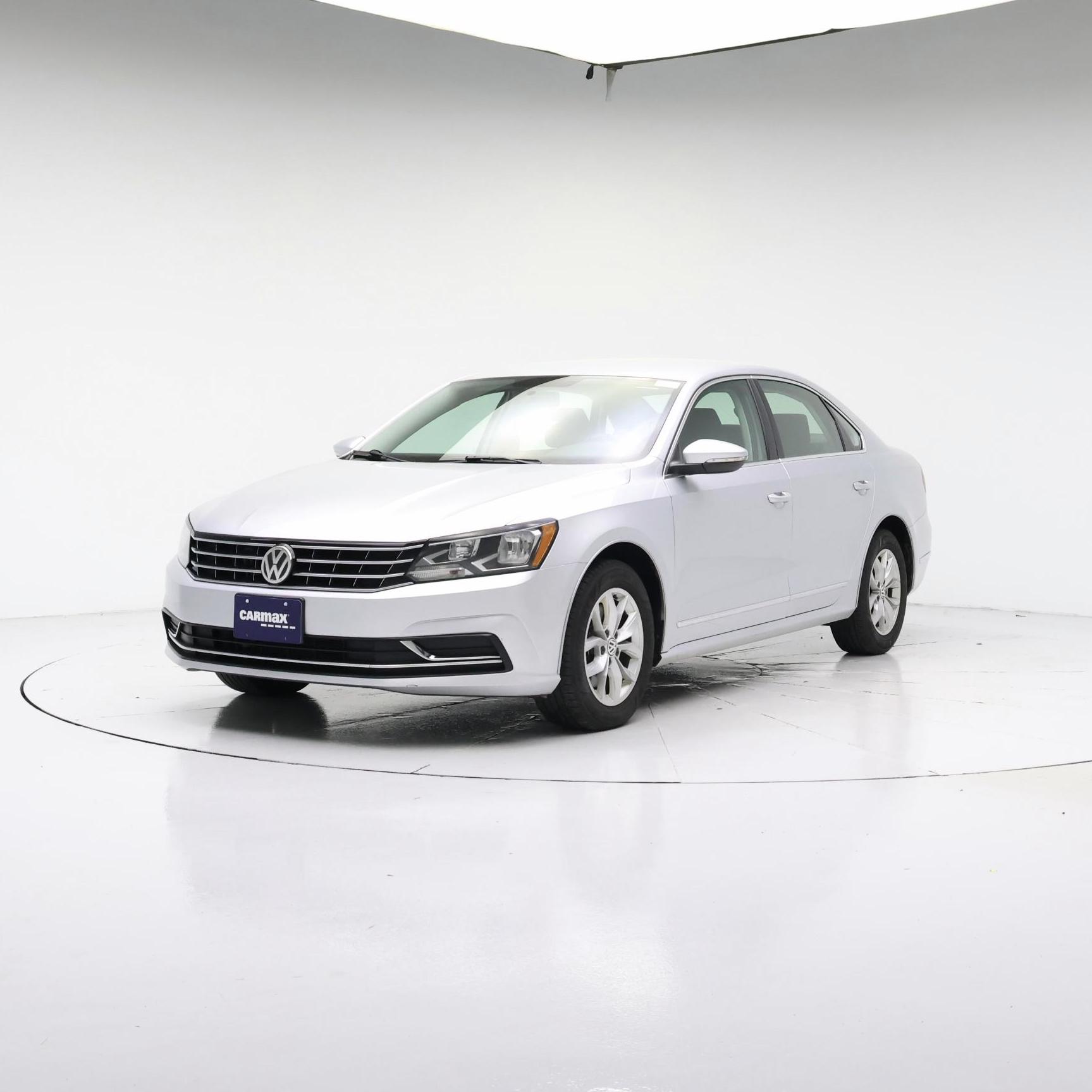 Thumbnail: 2017 Volkswagen Passat - 4