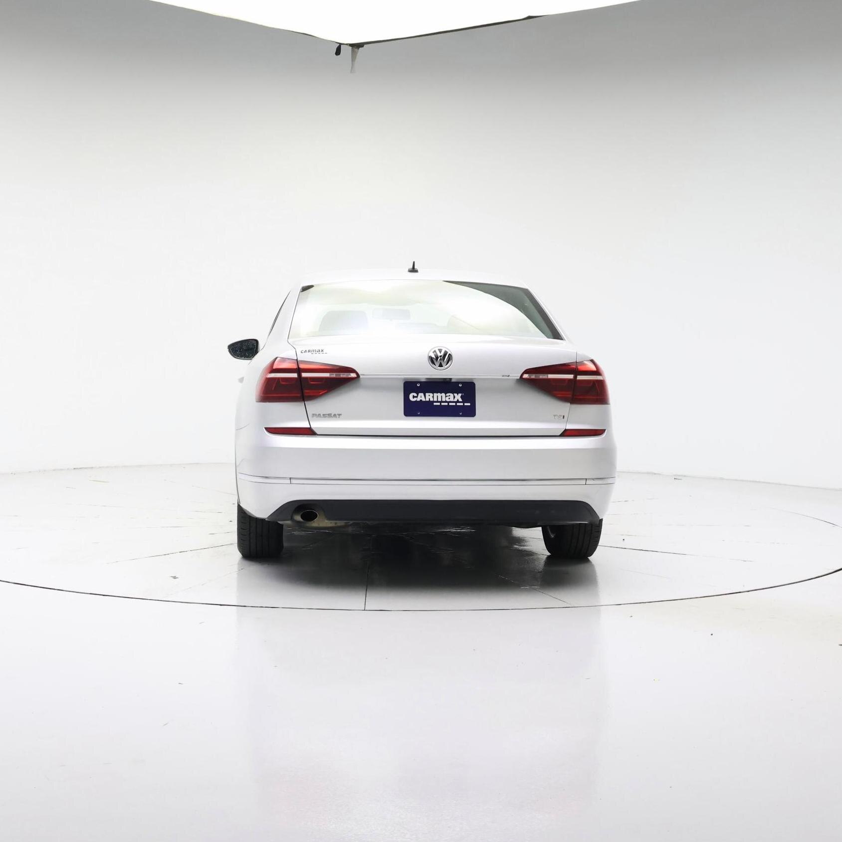 Thumbnail: 2017 Volkswagen Passat - 6