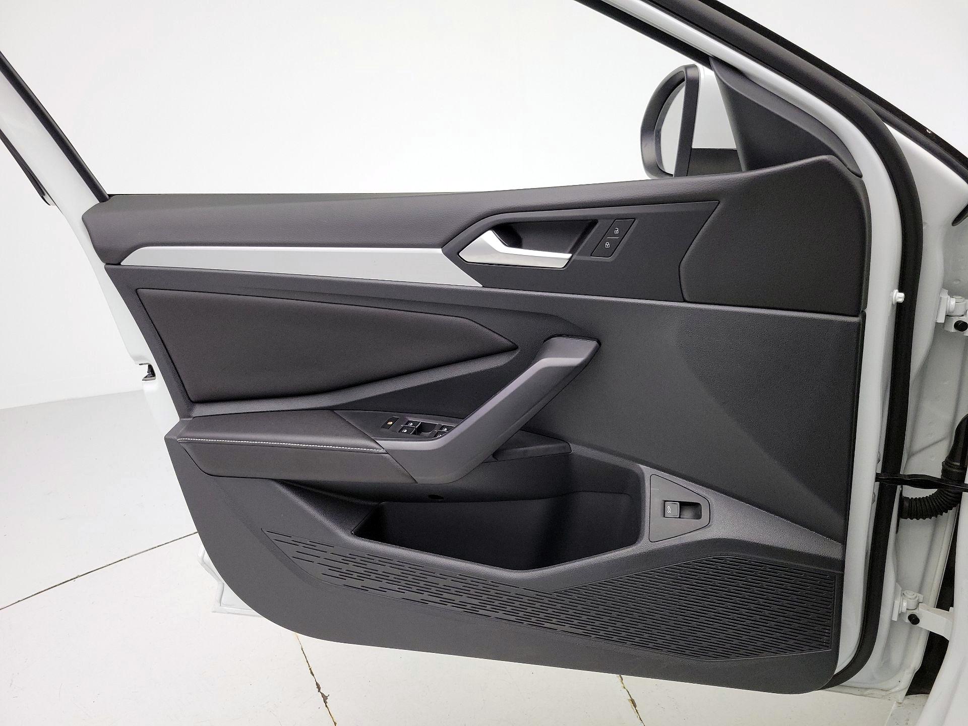 Thumbnail: 2025 Volkswagen Jetta - 12