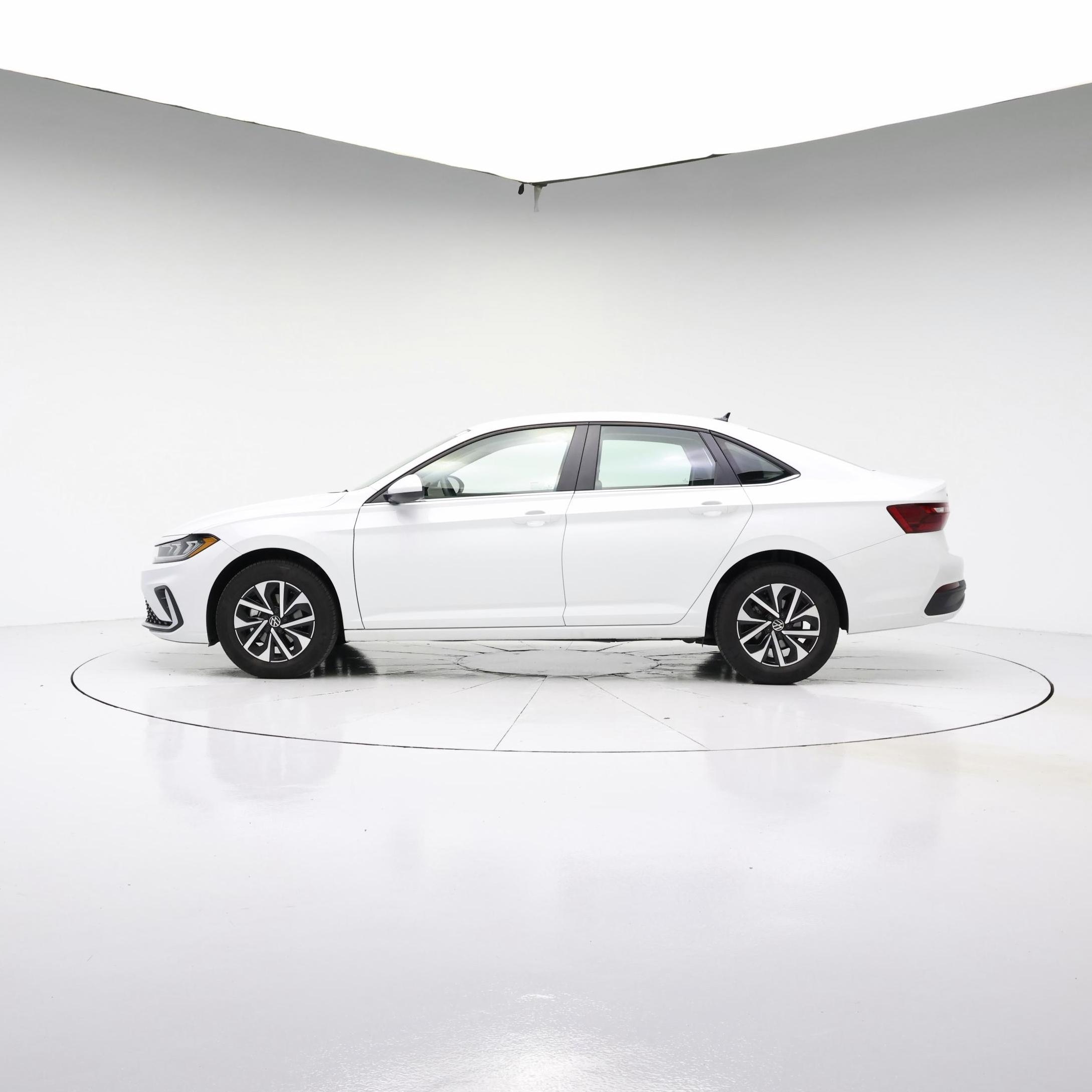 Thumbnail: 2025 Volkswagen Jetta - 3