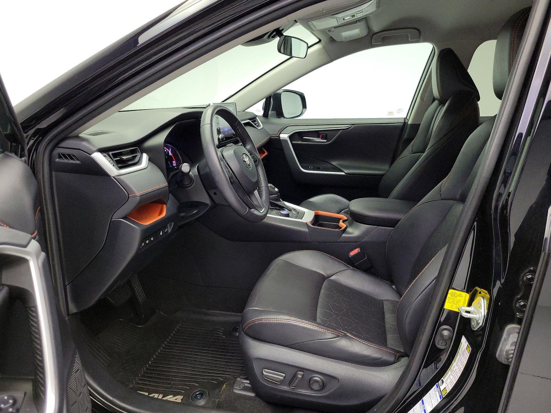 Thumbnail: 2019 Toyota RAV4 - 11