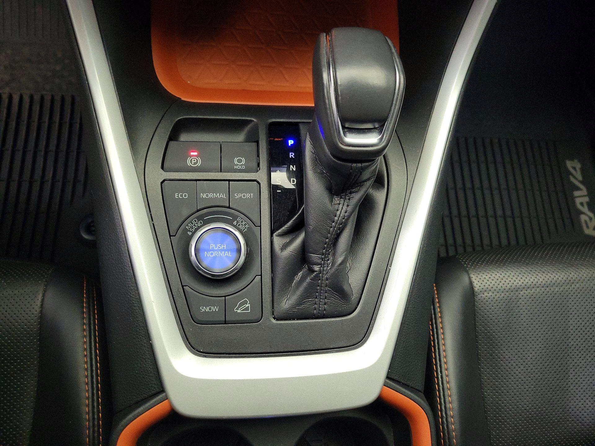 Thumbnail: 2019 Toyota RAV4 - 17
