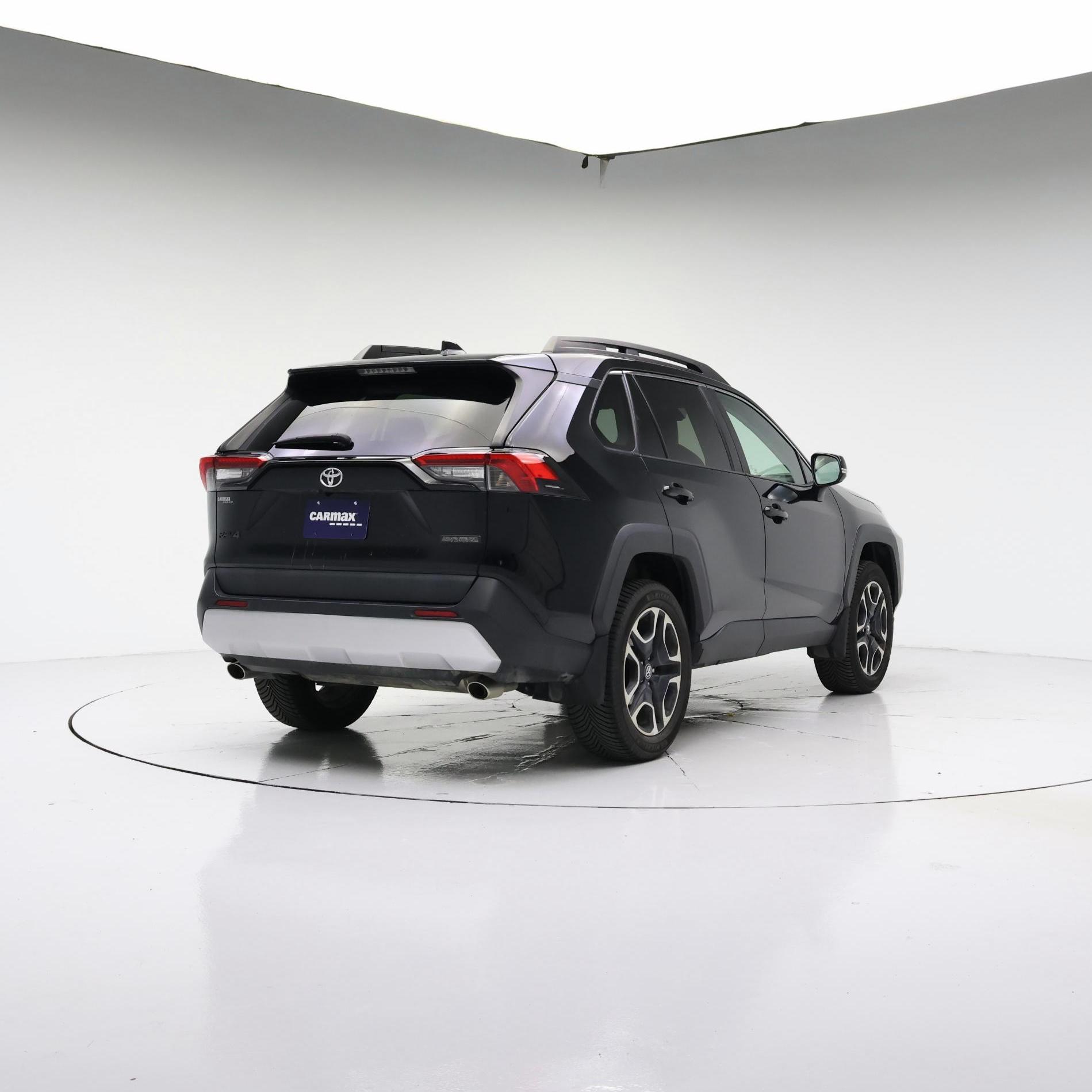 Thumbnail: 2019 Toyota RAV4 - 4