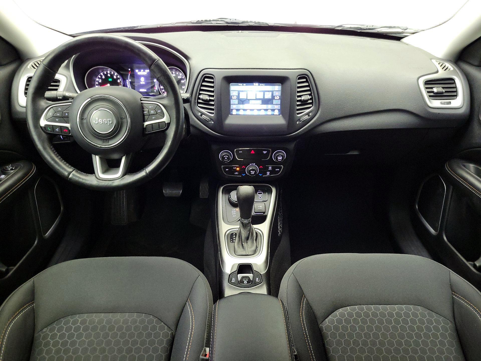 Thumbnail: 2019 Jeep Compass - 9
