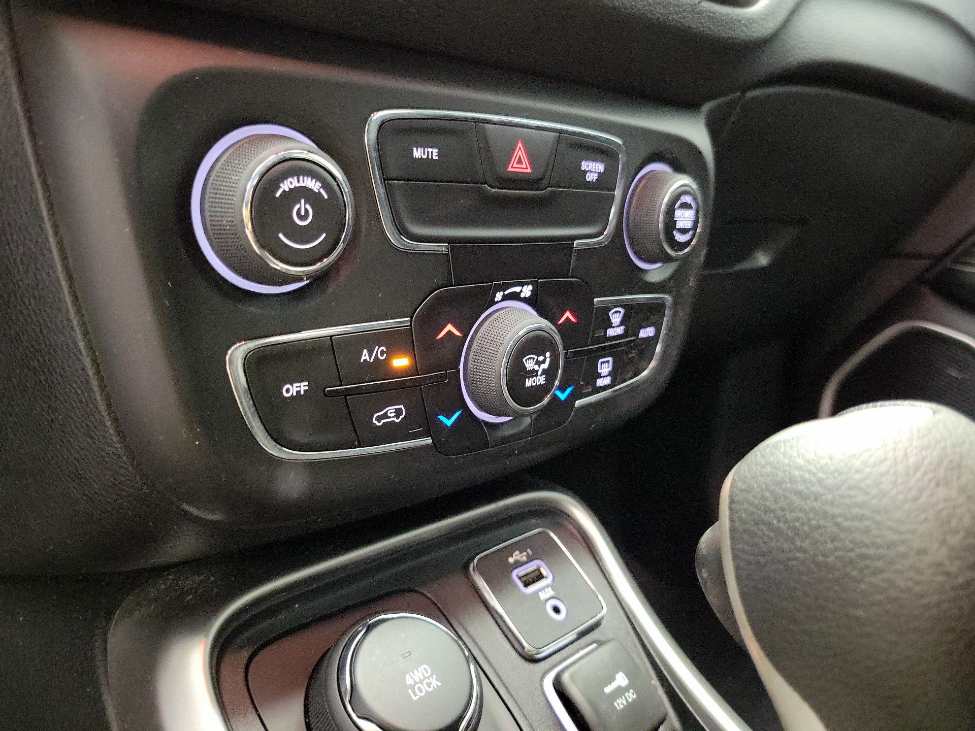 Thumbnail: 2019 Jeep Compass - 16