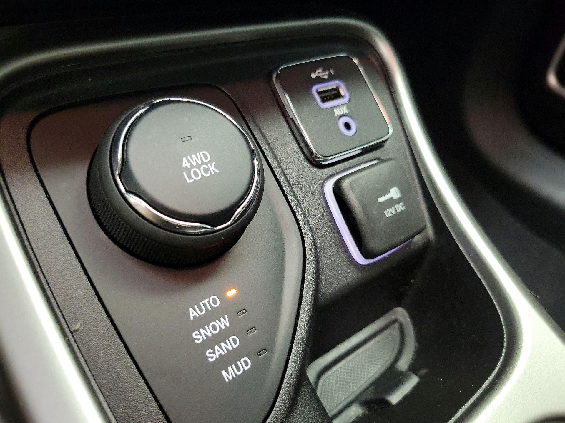 Thumbnail: 2019 Jeep Compass - 18