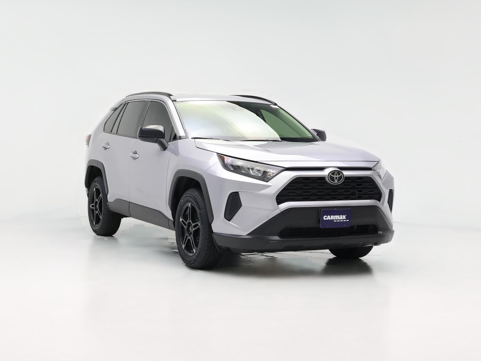 2020 Toyota RAV4 LE - Photo 1