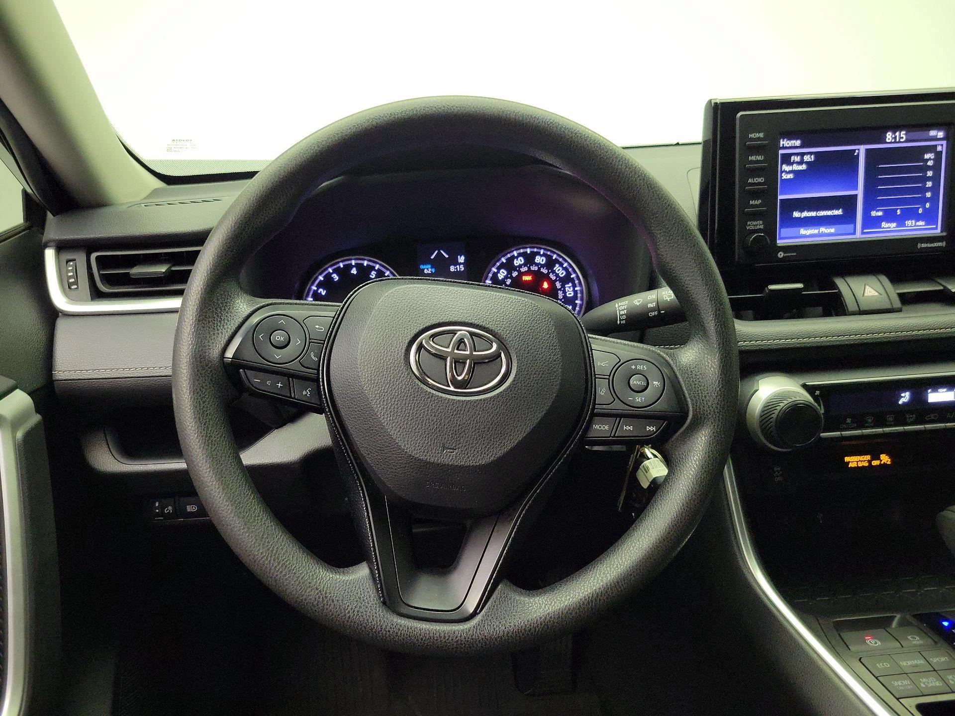 Thumbnail: 2020 Toyota RAV4 - 10