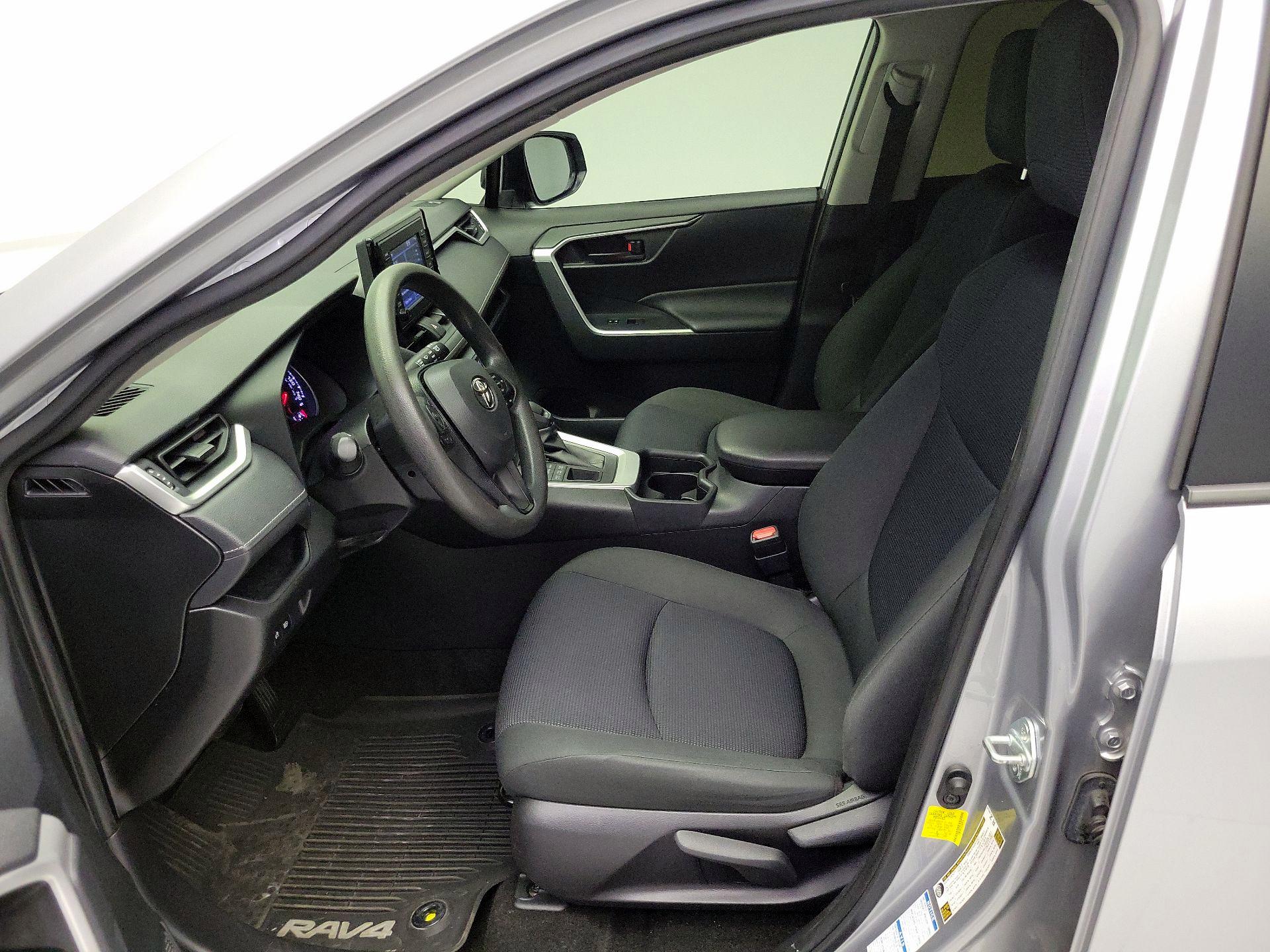 Thumbnail: 2020 Toyota RAV4 - 11
