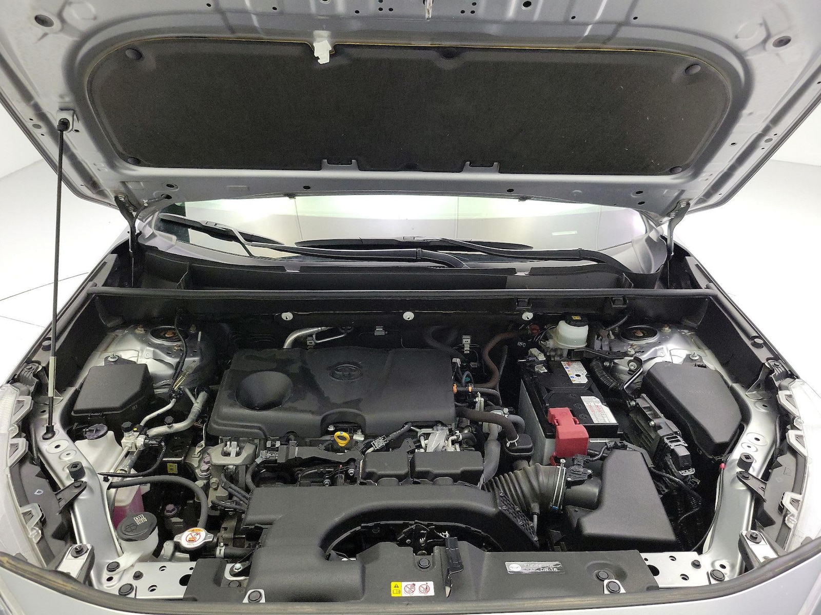 2020 Toyota RAV4 LE - Photo 22