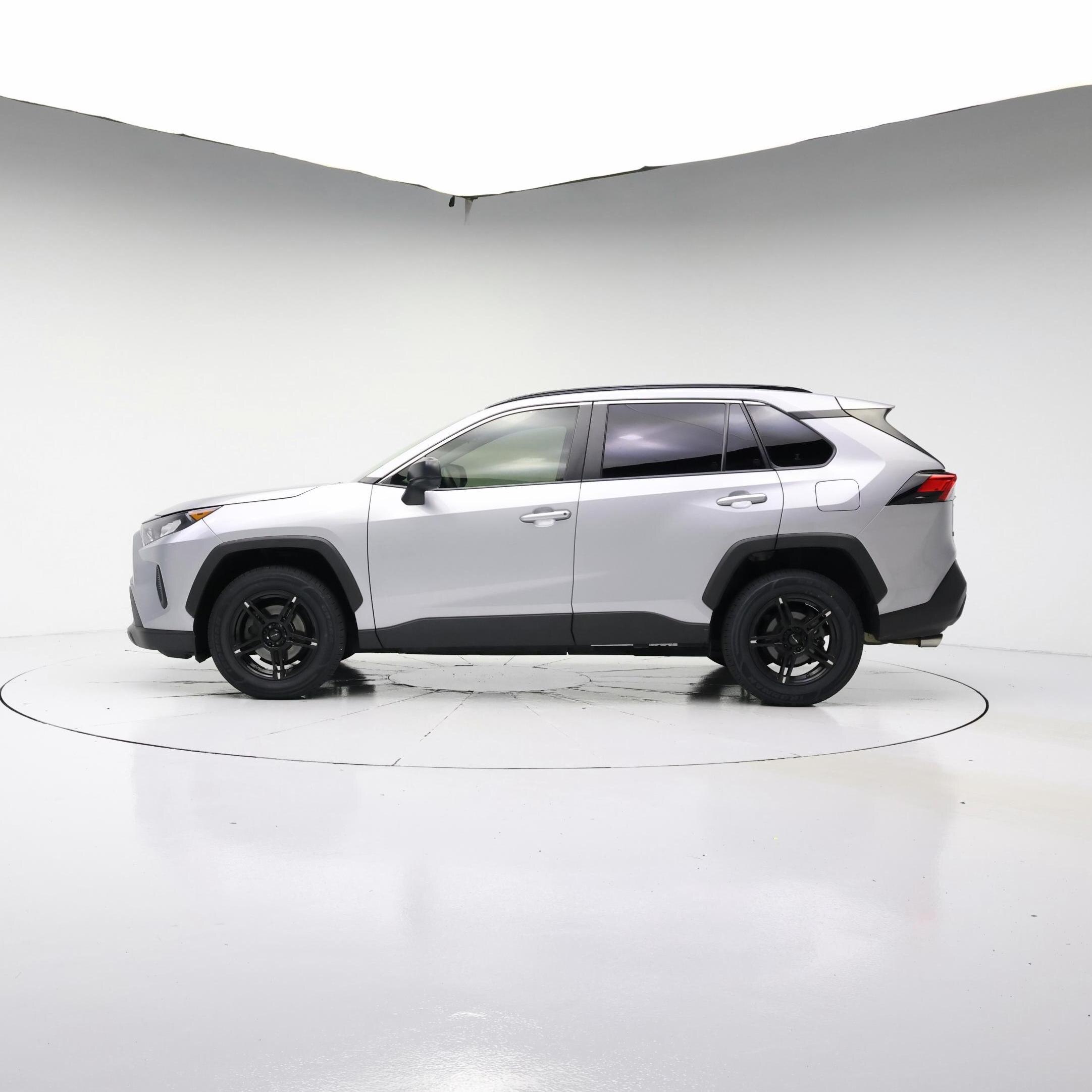 Thumbnail: 2020 Toyota RAV4 - 3