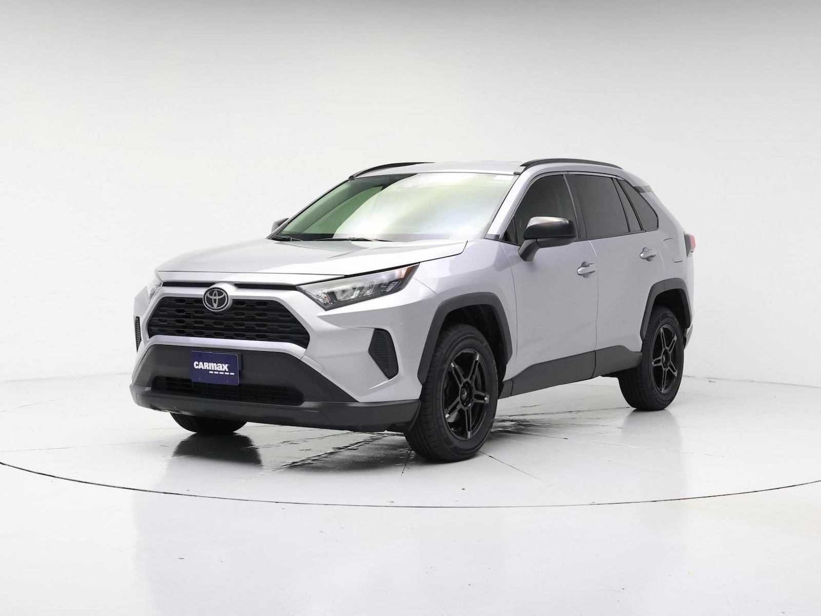 2020 Toyota RAV4 LE - Photo 5