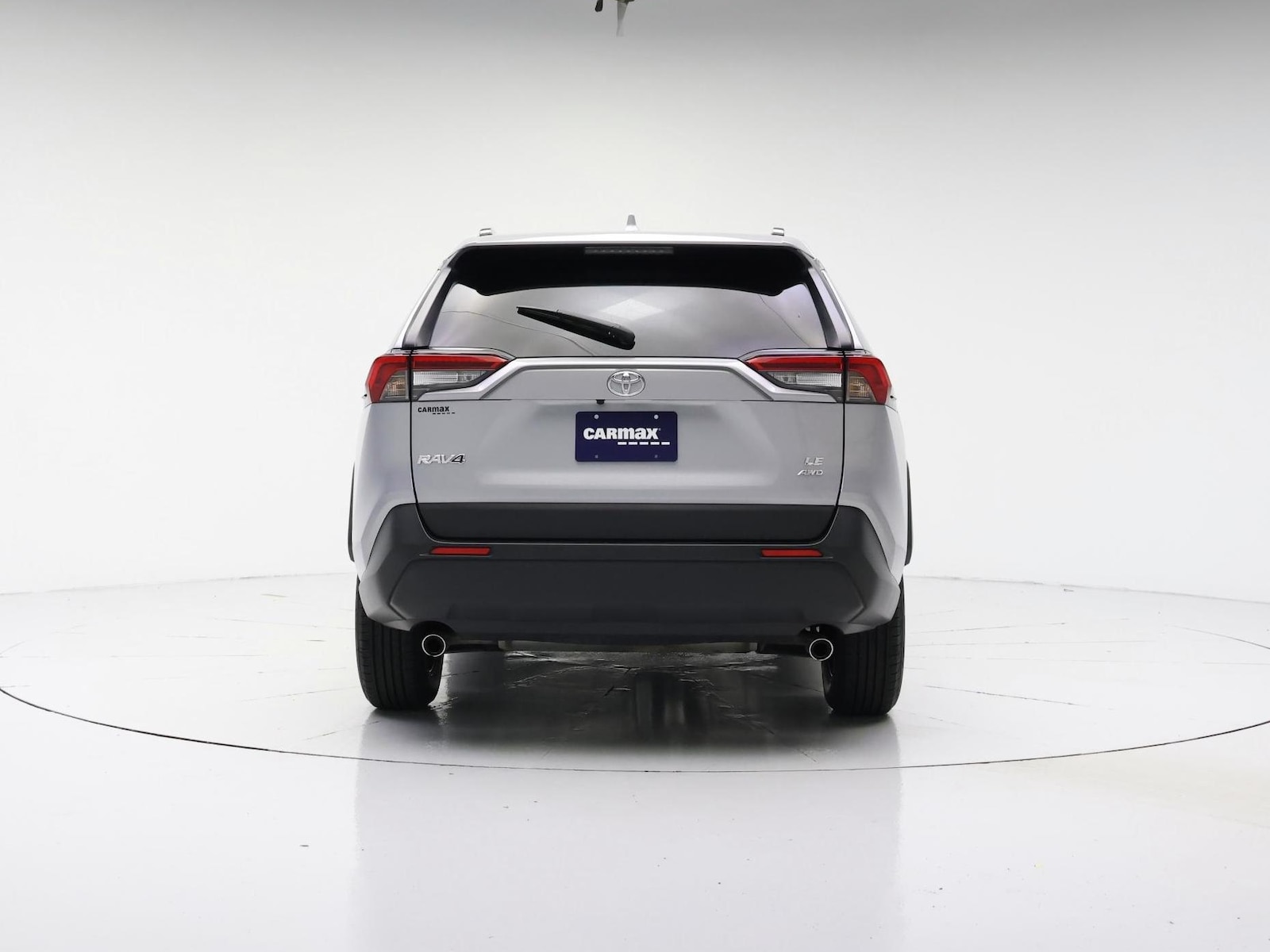 2020 Toyota RAV4 LE - Photo 7