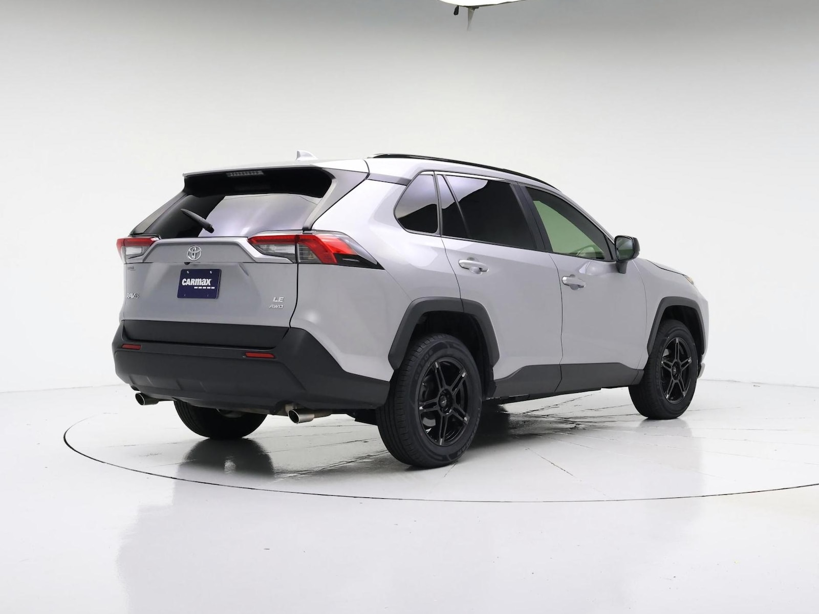 2020 Toyota RAV4 LE - Photo 9