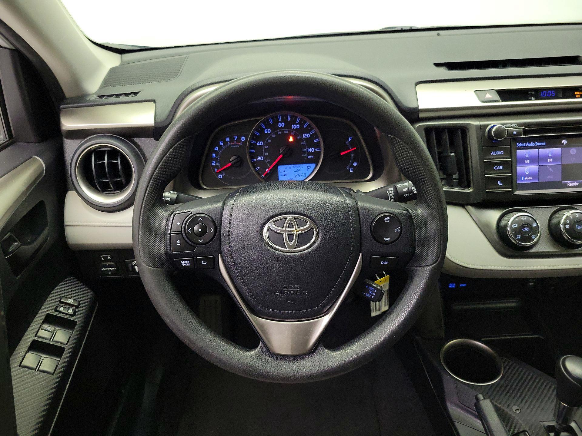 Thumbnail: 2015 Toyota RAV4 - 10