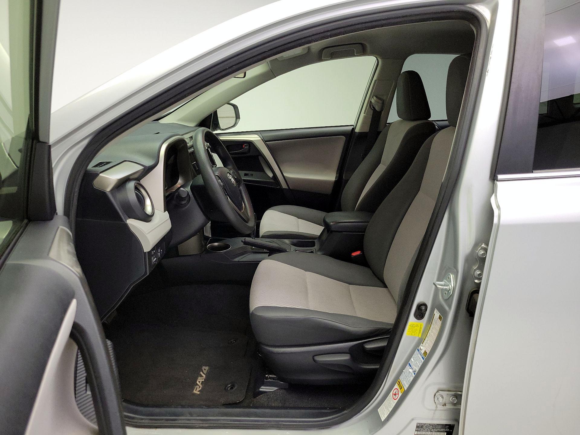 Thumbnail: 2015 Toyota RAV4 - 11