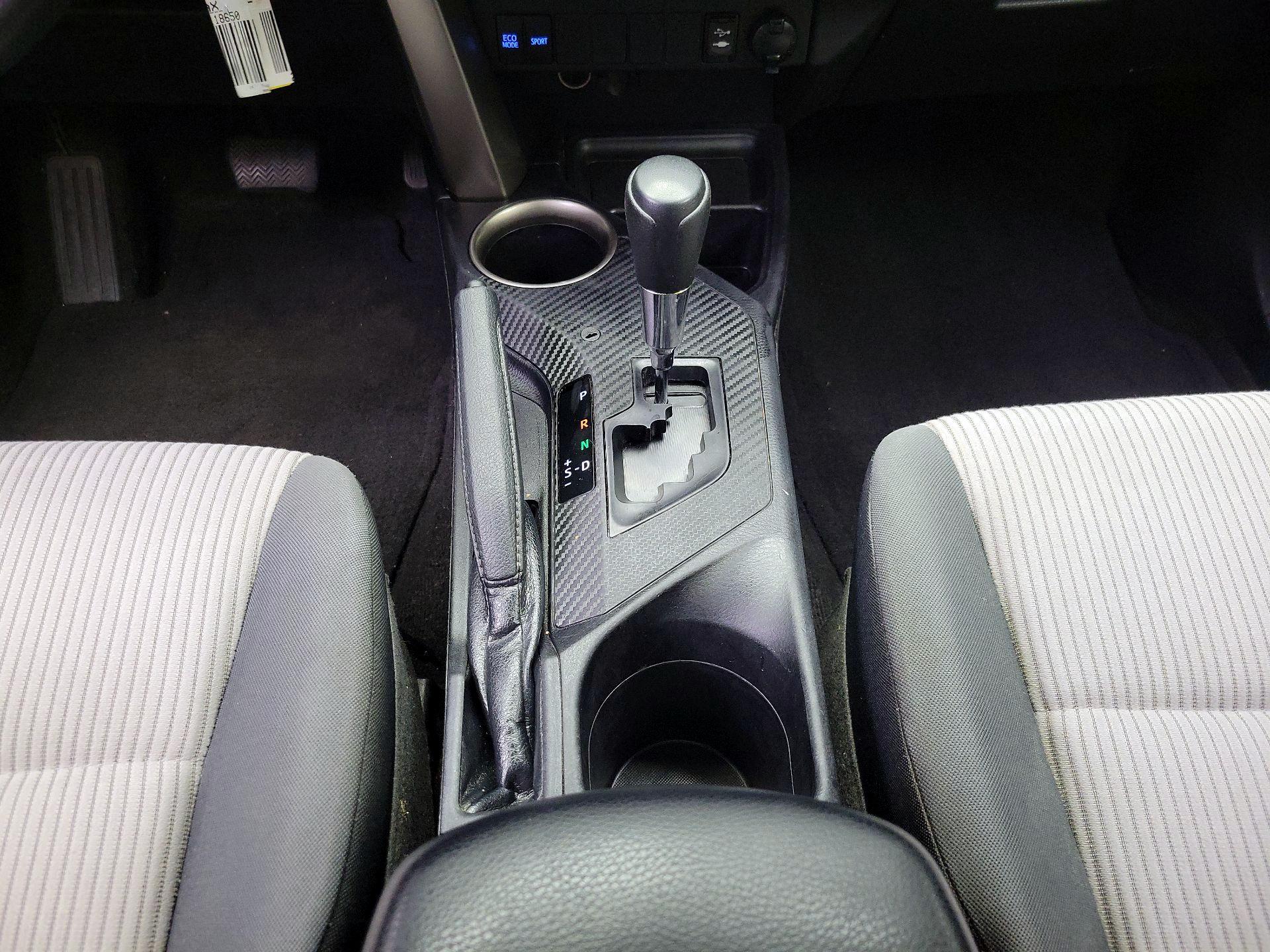 Thumbnail: 2015 Toyota RAV4 - 17