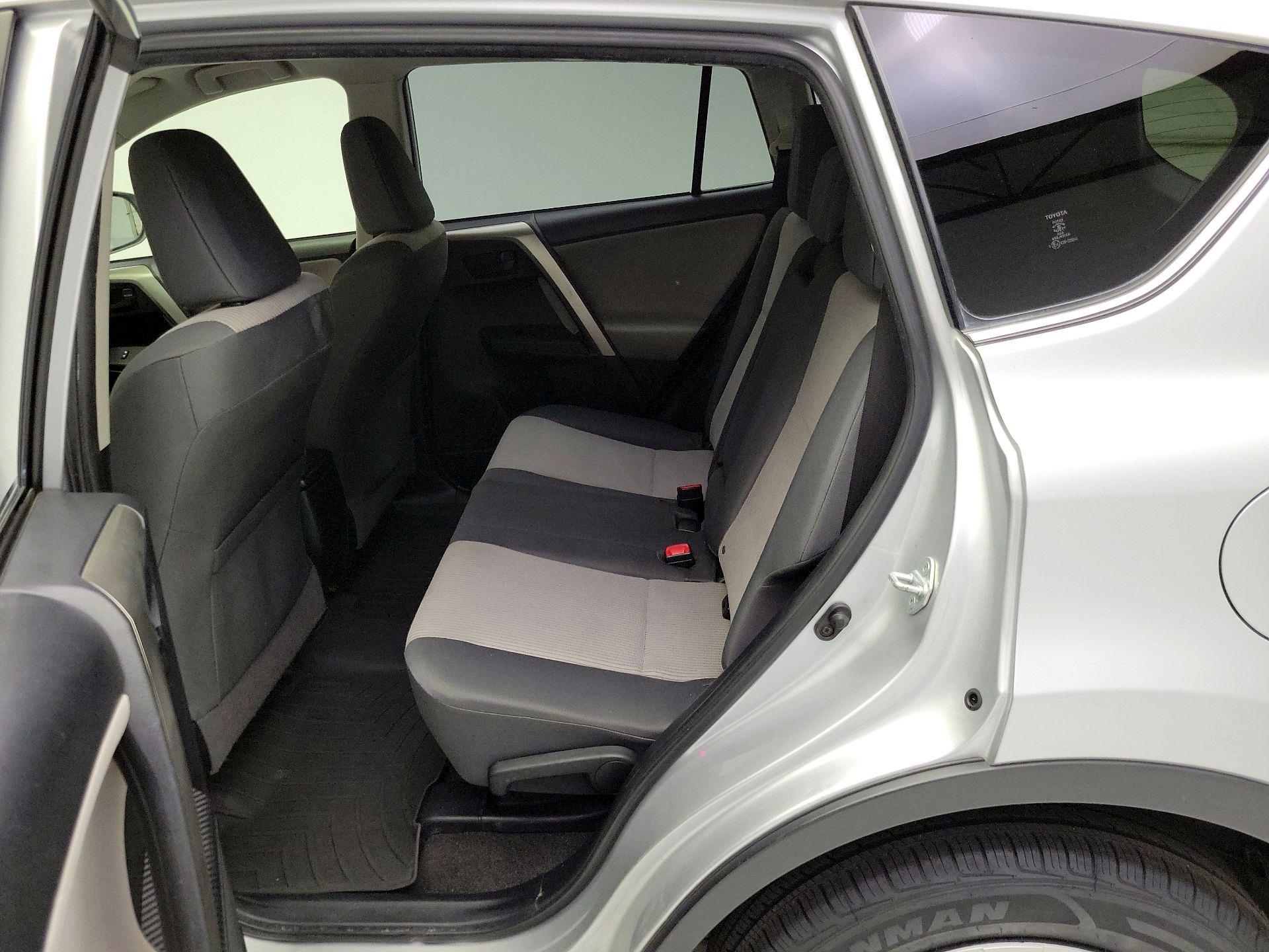 Thumbnail: 2015 Toyota RAV4 - 19